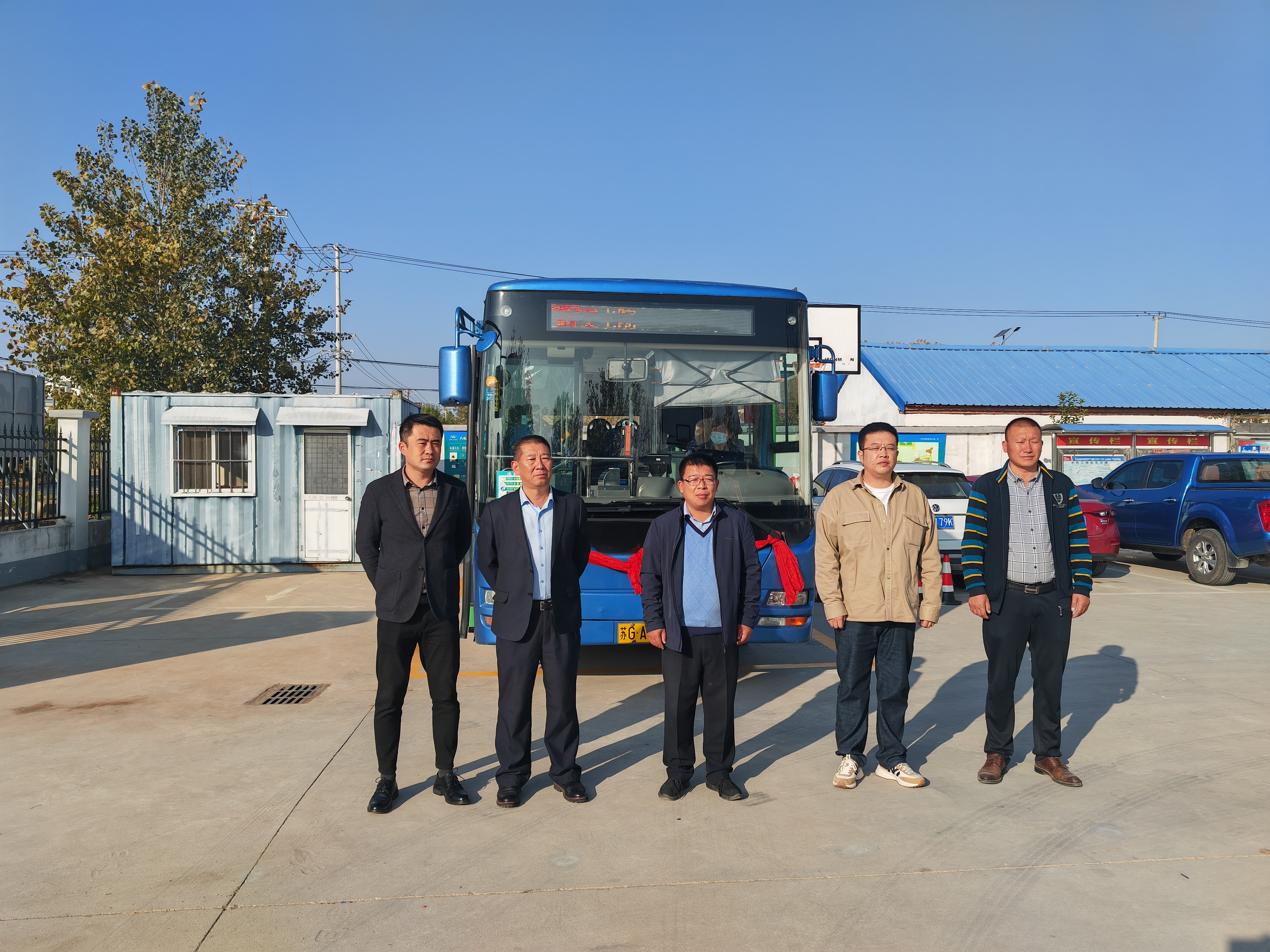 公交集團公交事業(yè)一部開(kāi)通新公交907支線(xiàn) 為浦南鎮唐頂村居民提供便捷出行