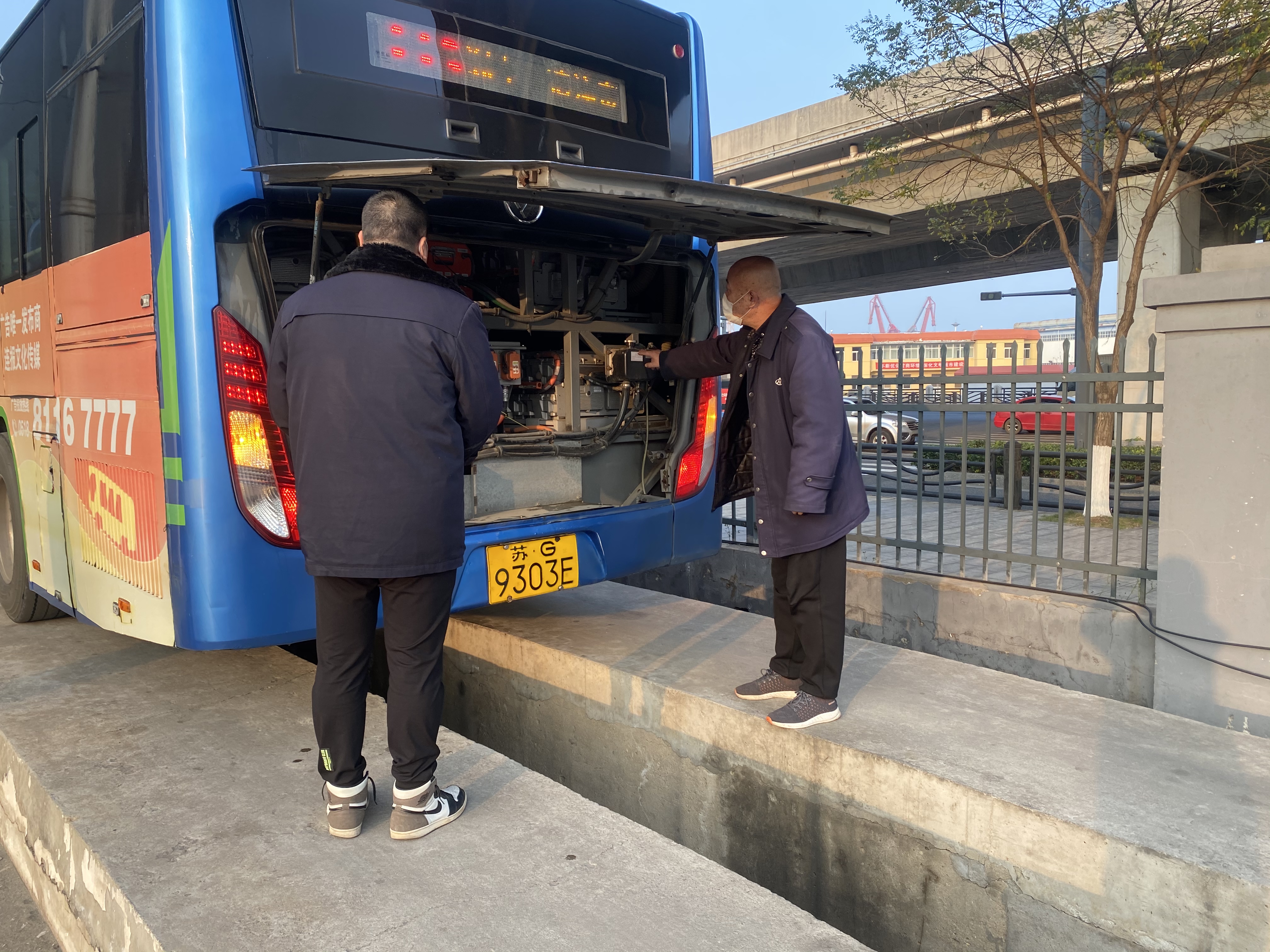 公交集團公交事業(yè)二部開(kāi)展冬季防寒防凍專(zhuān)項檢查