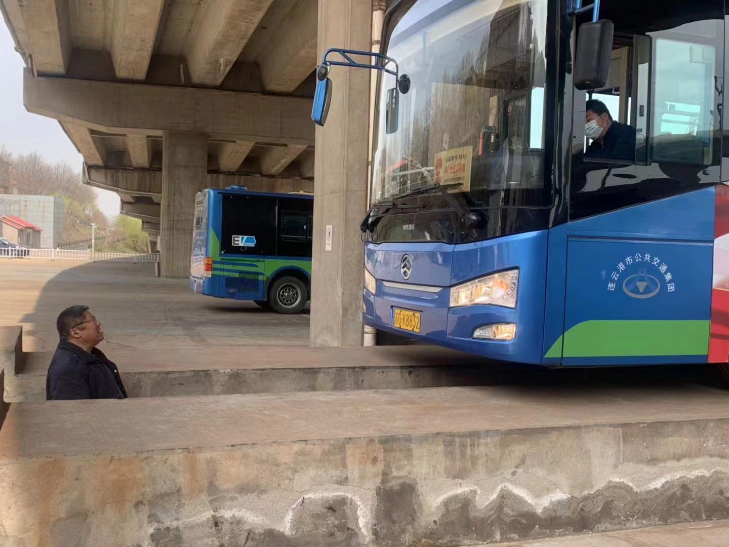 公交集團公交事業(yè)二部開(kāi)展清明節前安生產(chǎn)專(zhuān)項大檢查