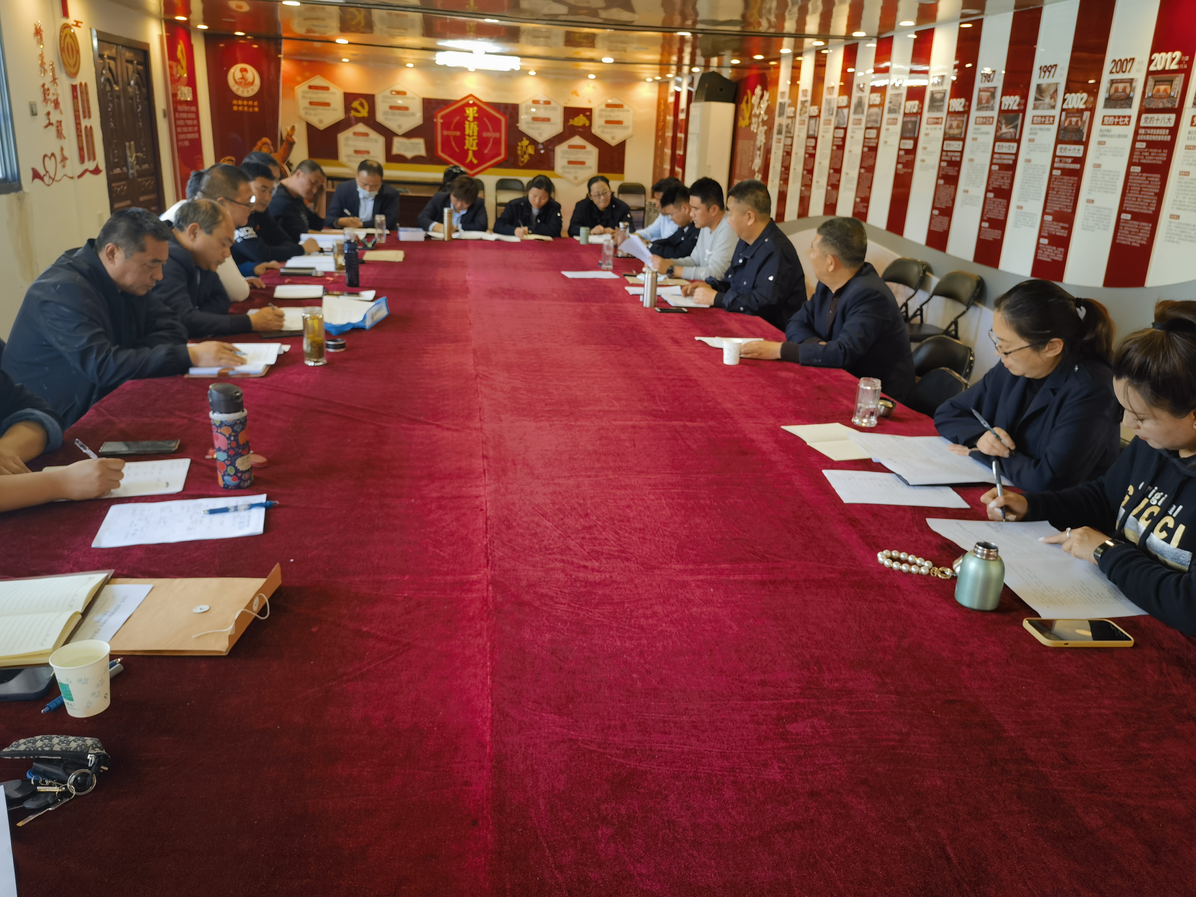 公交集團公交事業(yè)一部召開(kāi)專(zhuān)題會(huì )議研究五一假期交通運輸保障工作