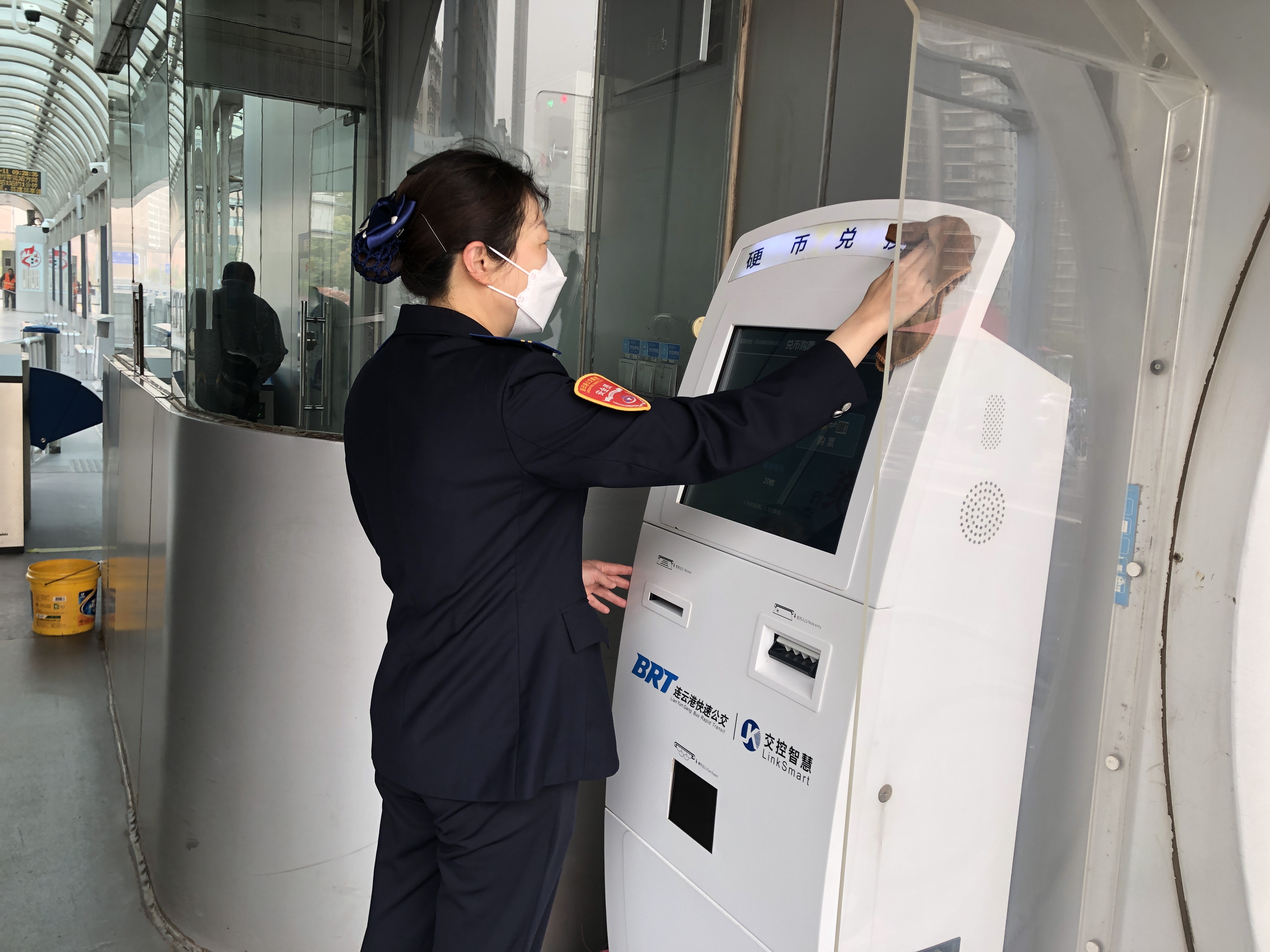 BRT站務(wù)員墊付孩子車(chē)費讓其順利回家