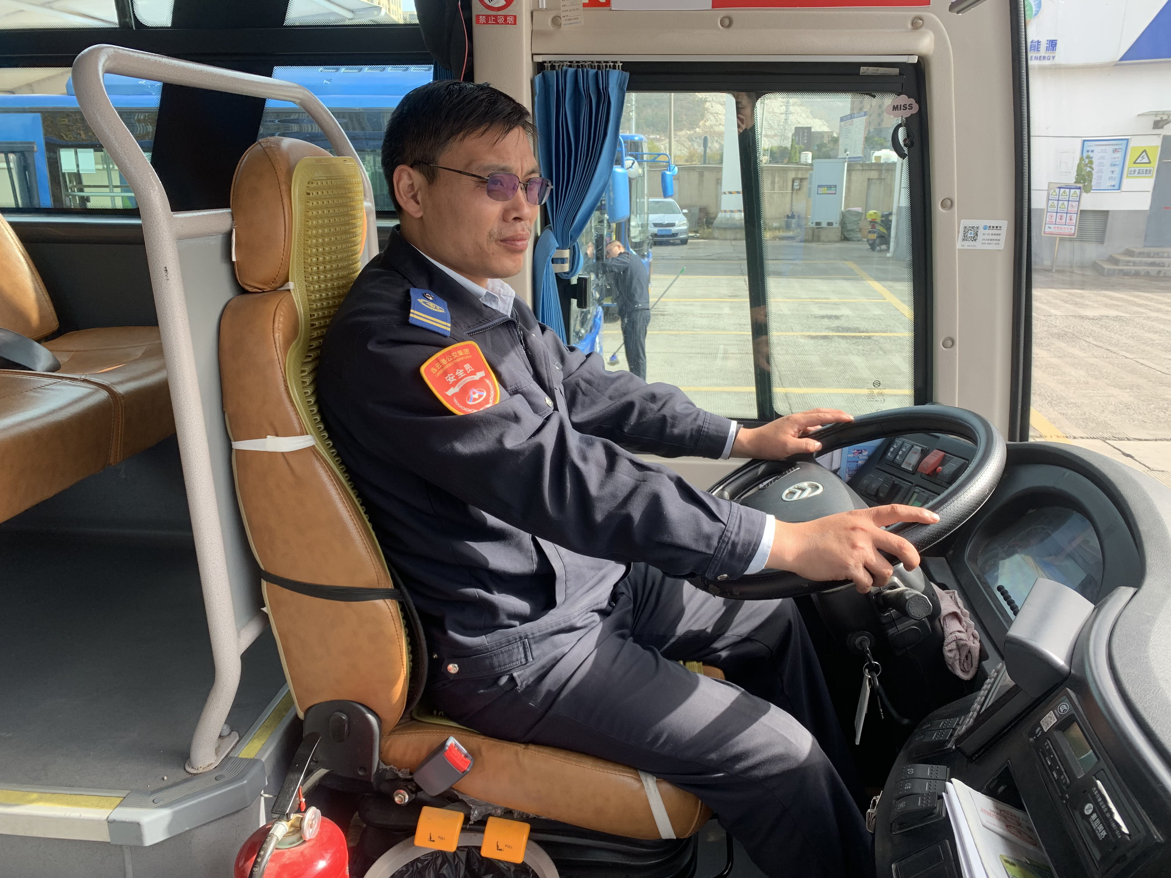 經(jīng)營(yíng)發(fā)展事業(yè)部駕駛員魏曉軍拾金不昧