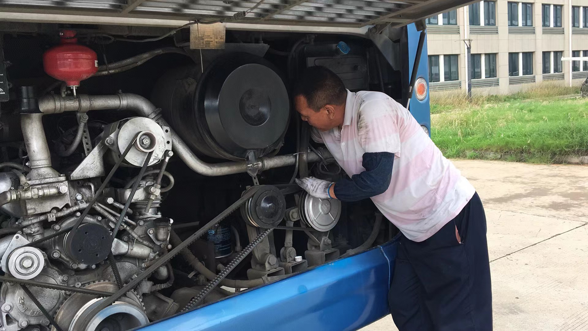 公家集團經(jīng)營(yíng)發(fā)展事業(yè)部開(kāi)展LNG燃氣車(chē)輛機務(wù)專(zhuān)項大檢查