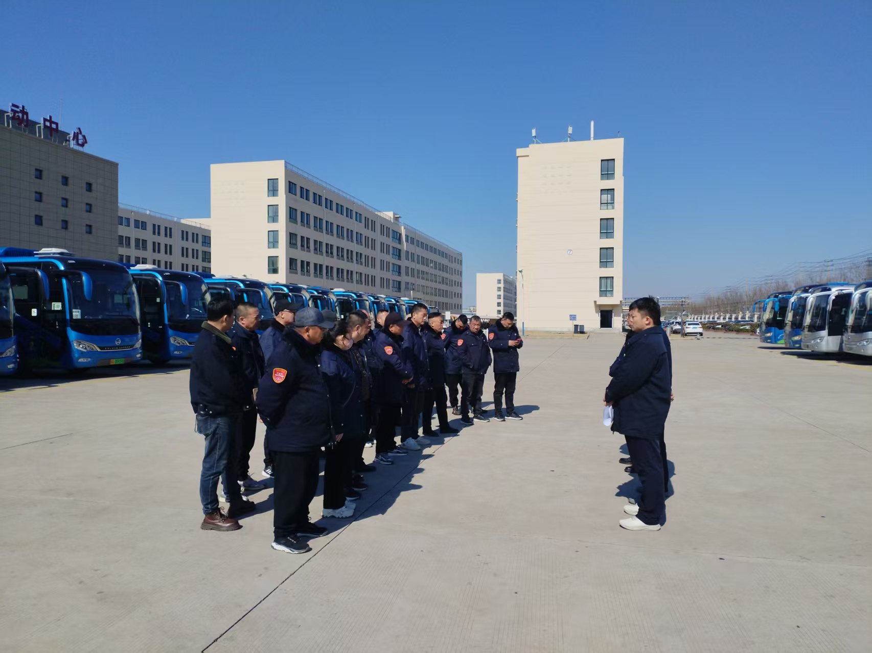 佳連公交召開(kāi)安全合格班組推進(jìn)交流會(huì )議