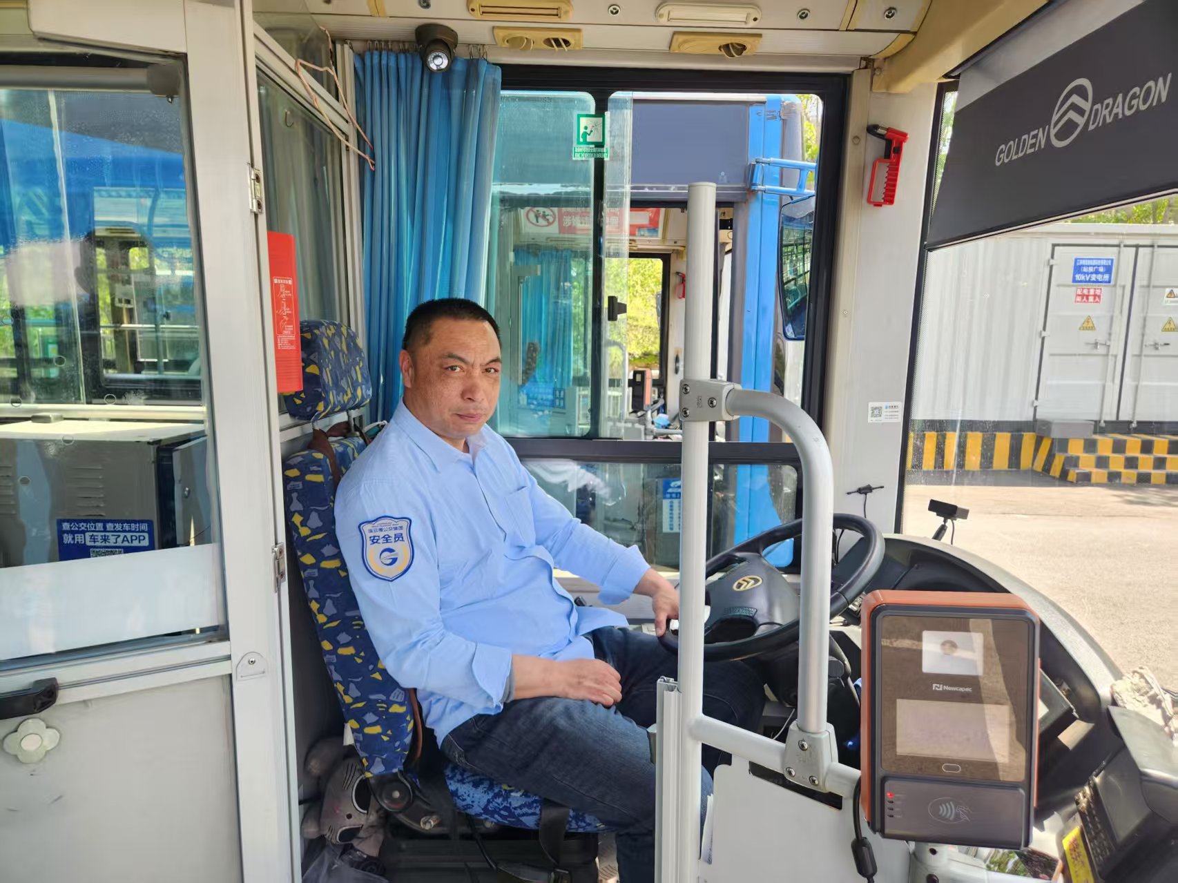 春風(fēng)化雨暖人心