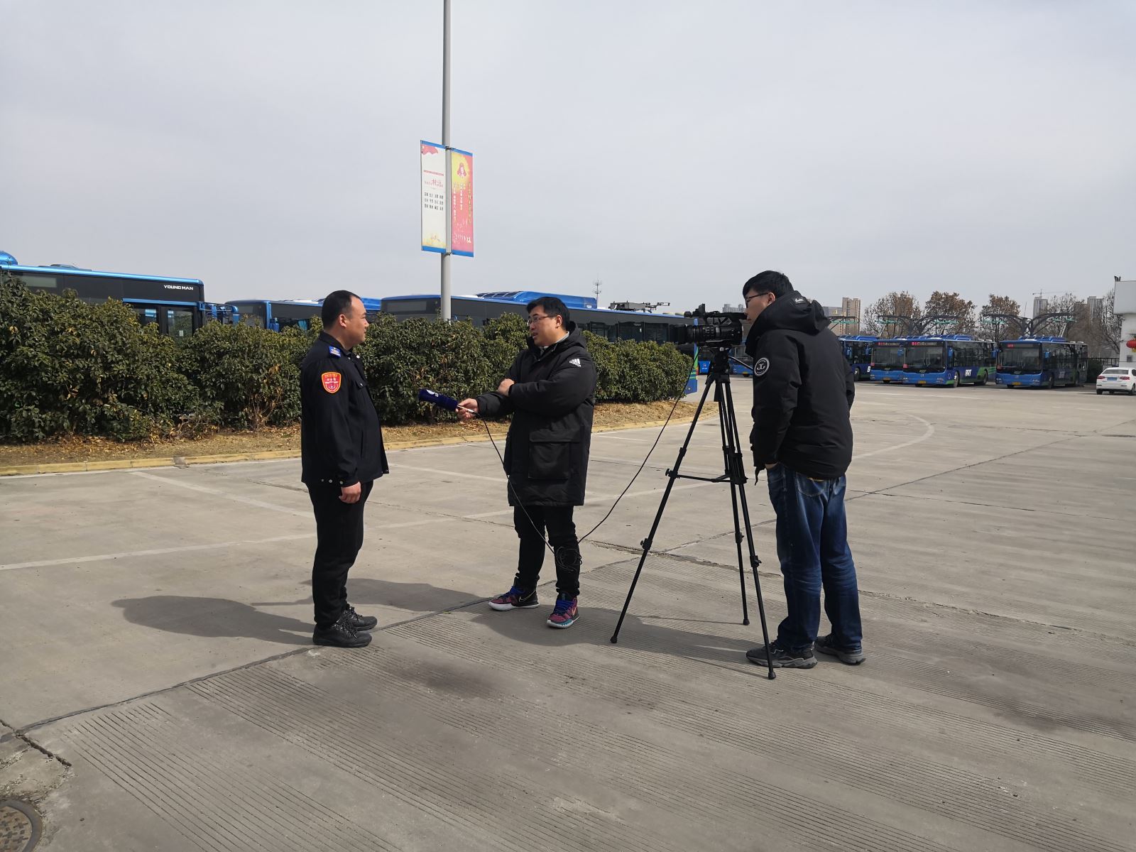 公交集團快速公交事業(yè)部 駕駛員龐洪剛危急時(shí)刻救死扶傷