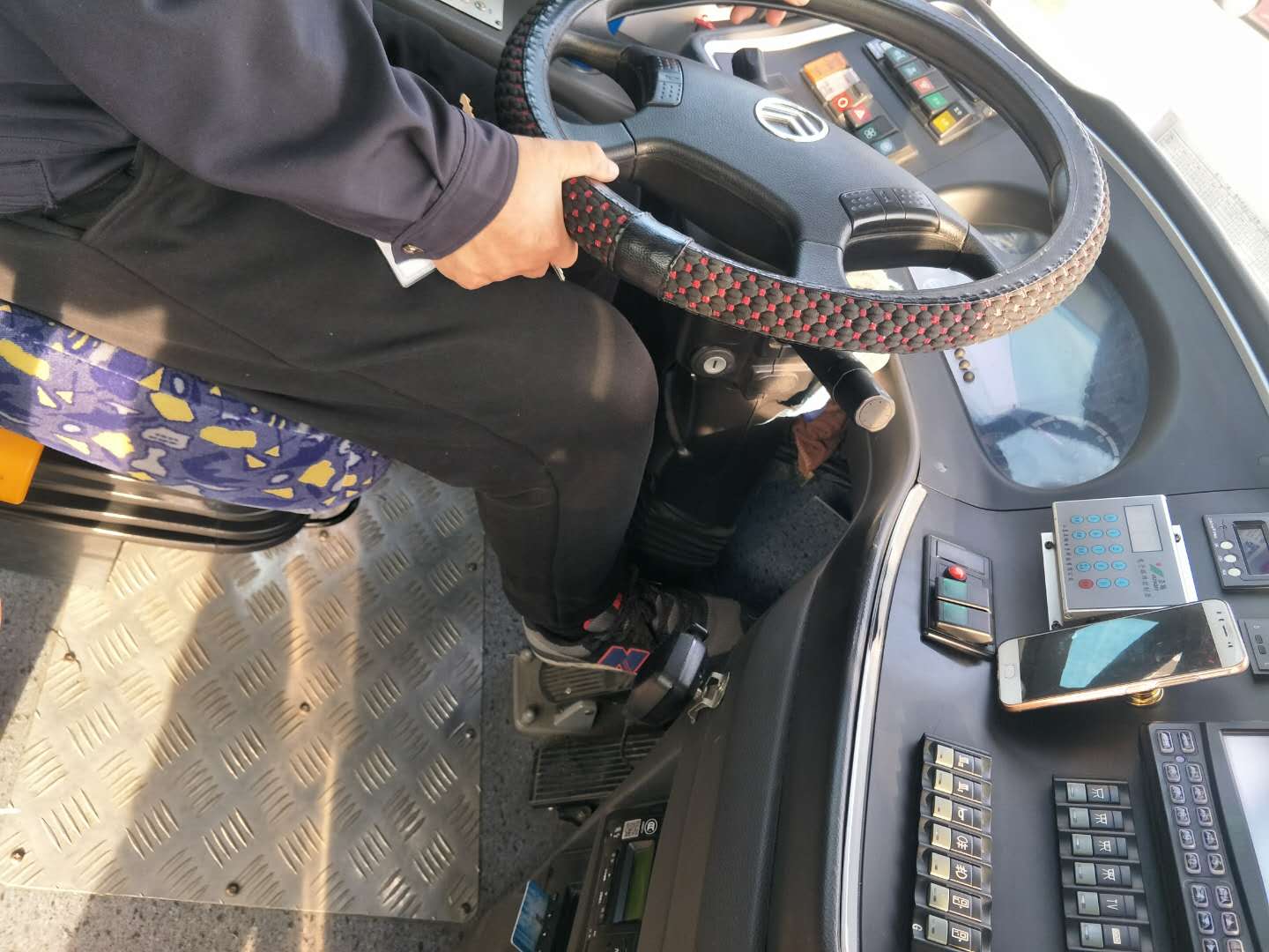 公交車(chē)輛純電動(dòng)車(chē)四環(huán)節電法