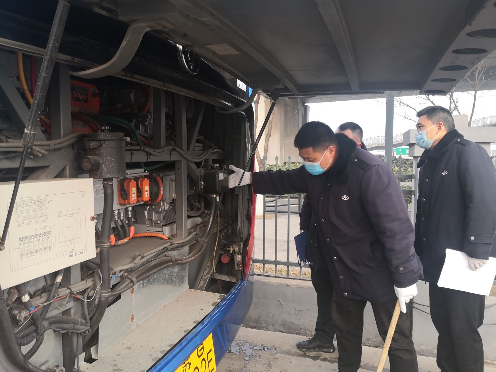 公交集團公交事業(yè)二部開(kāi)展冬季防寒防凍專(zhuān)項檢查
