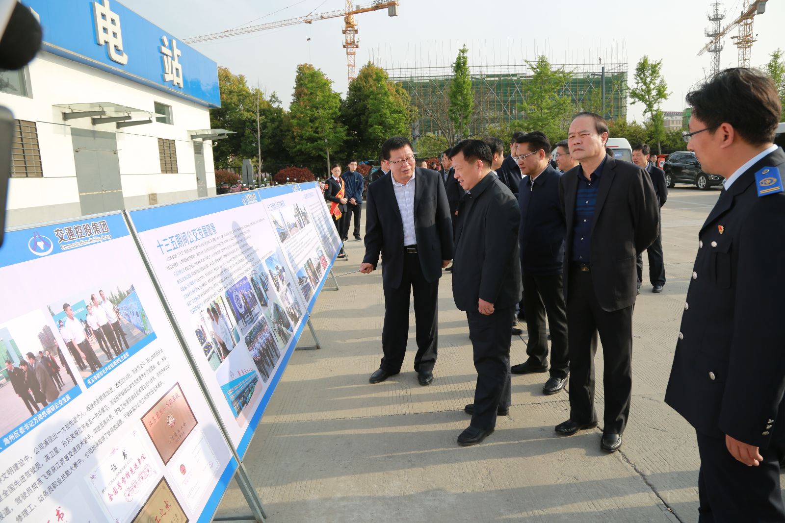 市委副書(shū)記、代市長(cháng)方偉到公交集團調研督查工作