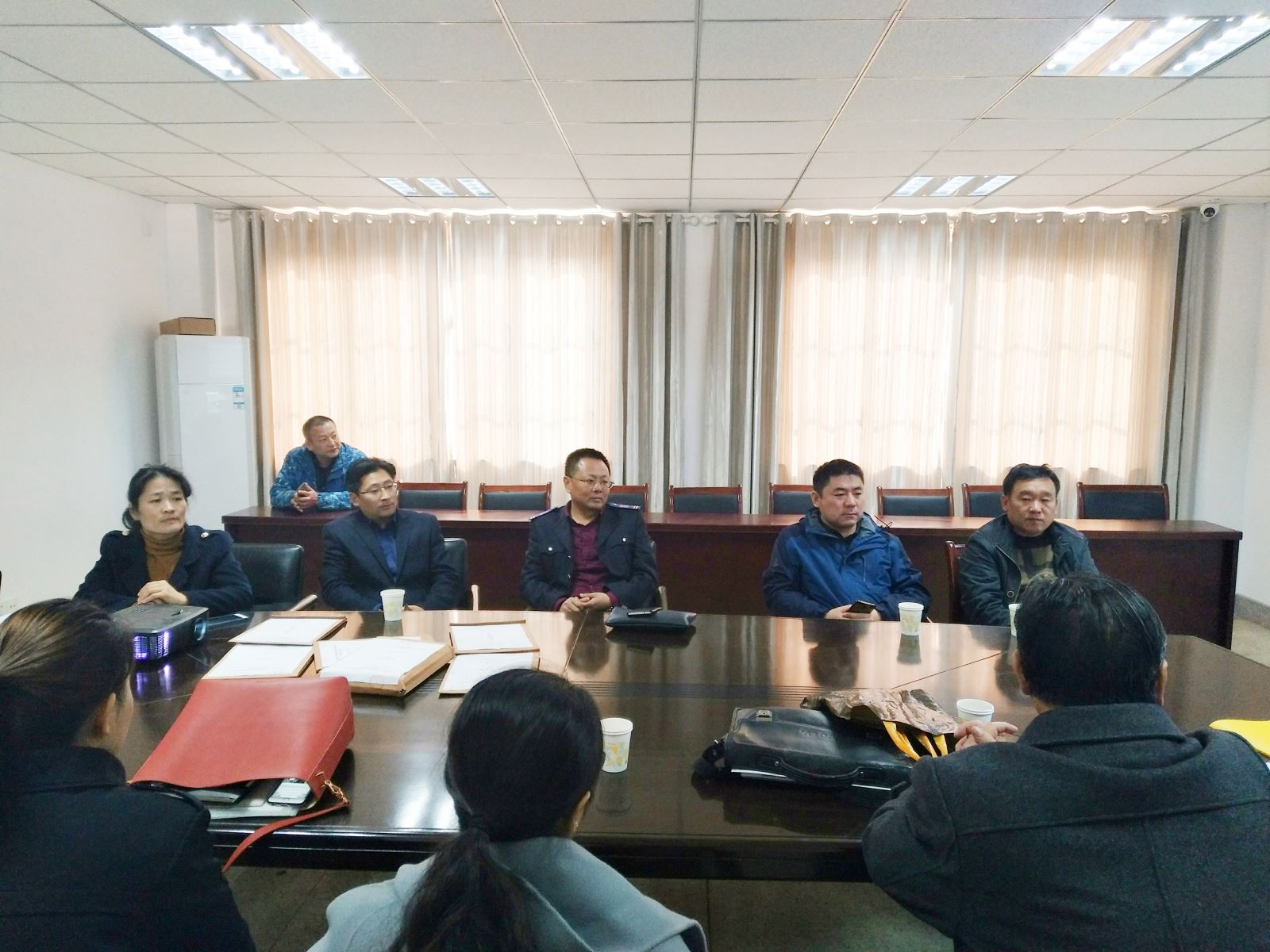 公交集團圓滿(mǎn)完成公交汽服公司輪胎項目招標工作