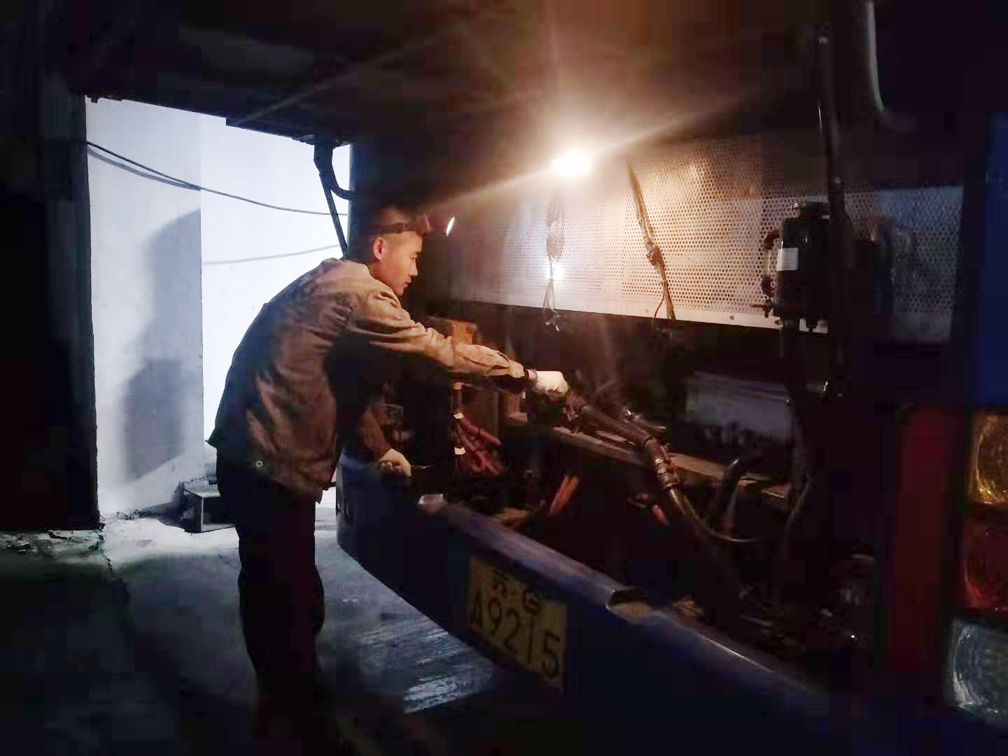 把安全責任扛在肩上——公交集團汽車(chē)修理工李揚