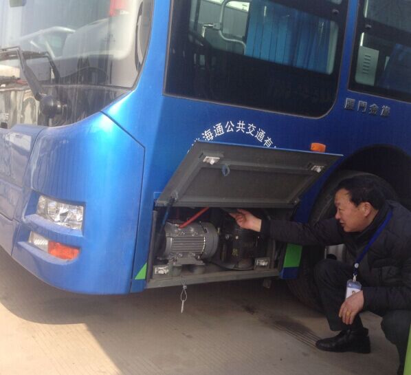 公交東部公司開(kāi)展純電動(dòng)車(chē)輛倉門(mén)專(zhuān)項檢查