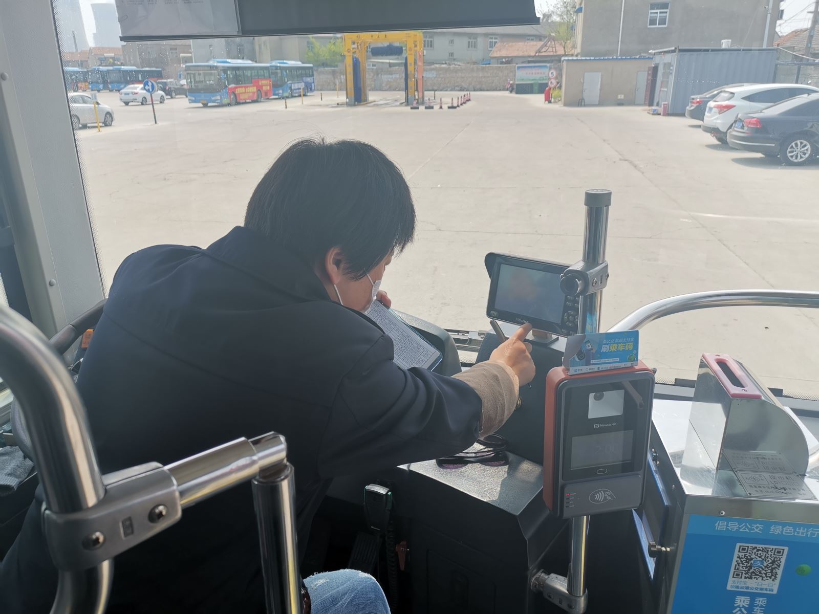 公交集團公交事業(yè)一部開(kāi)展車(chē)載監控 安全專(zhuān)項檢查