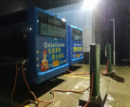 海通公交公司與明茂新能源公司加強雨季安全防護