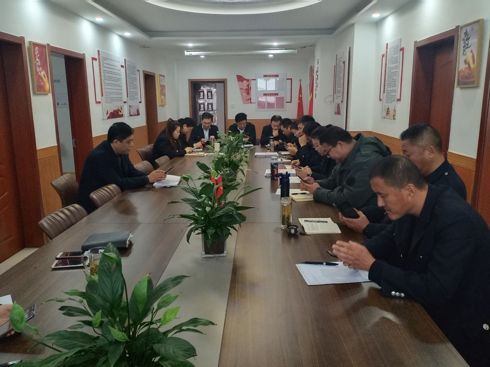 公交集團公交事業(yè)一部“學(xué)習強國”熱潮涌 比學(xué)趕超氛圍足