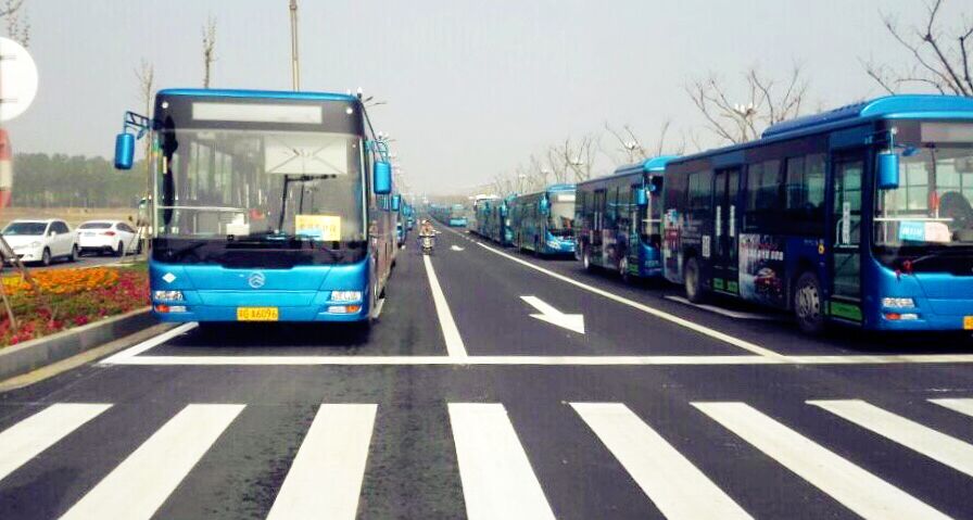 海通公交圓滿(mǎn)完成我市萬(wàn)人健步月牙島活動(dòng)交通運輸保障工作