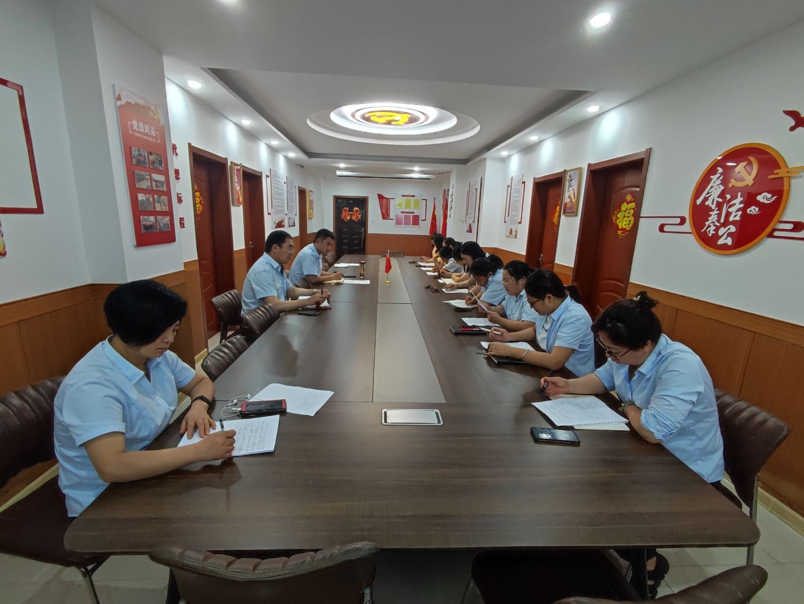 公交集團公交事業(yè)一部信息中心團結一心 將信息化業(yè)務(wù)再提升