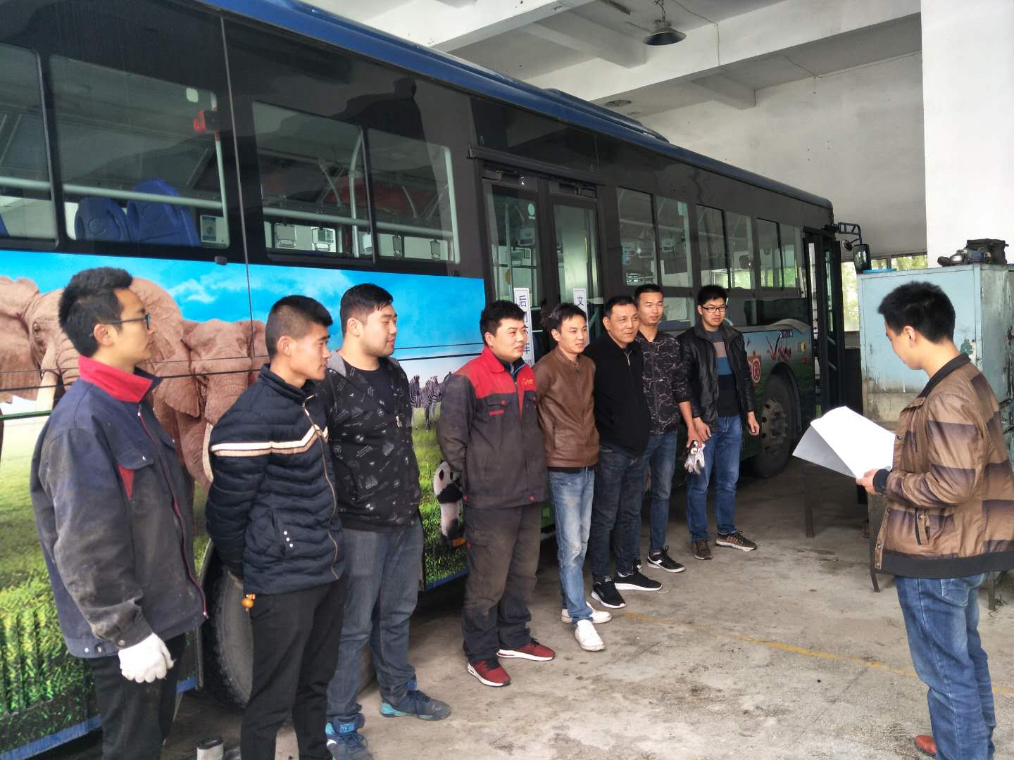 公交集團機務(wù)技術(shù)事業(yè)部開(kāi)展修理工春季技術(shù)培訓工作