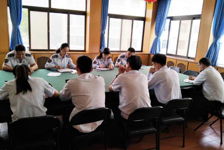 公交集團佳連公司扎實(shí)做好“中秋、國慶”雙節期間作風(fēng)建設