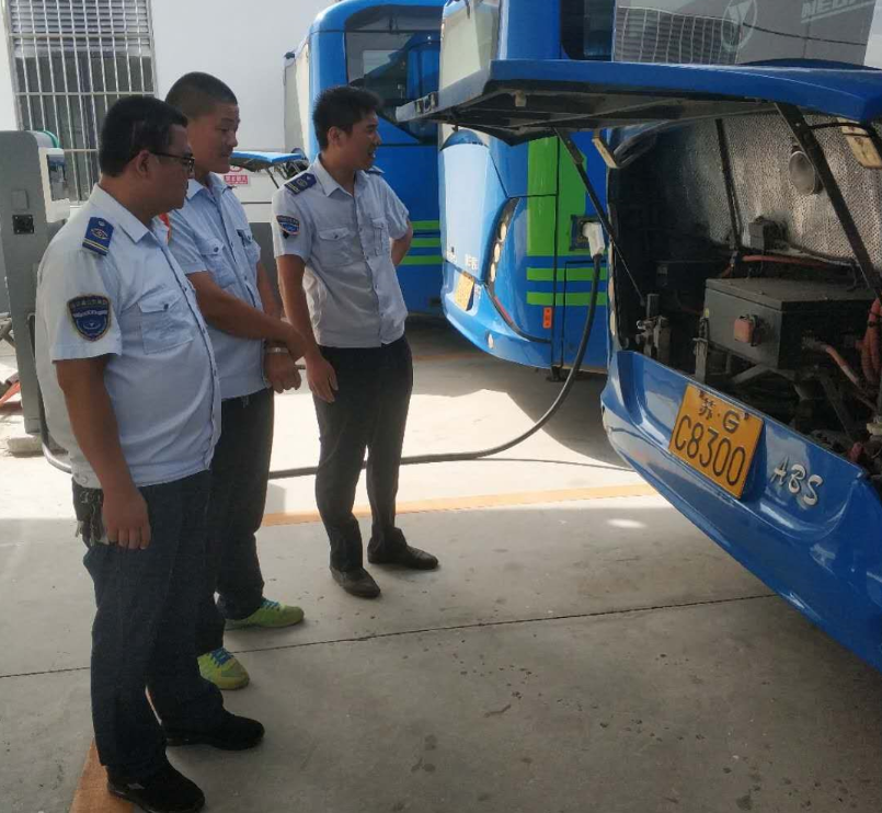 公交集團佳連公司定制公交線(xiàn)路開(kāi)通運營(yíng)