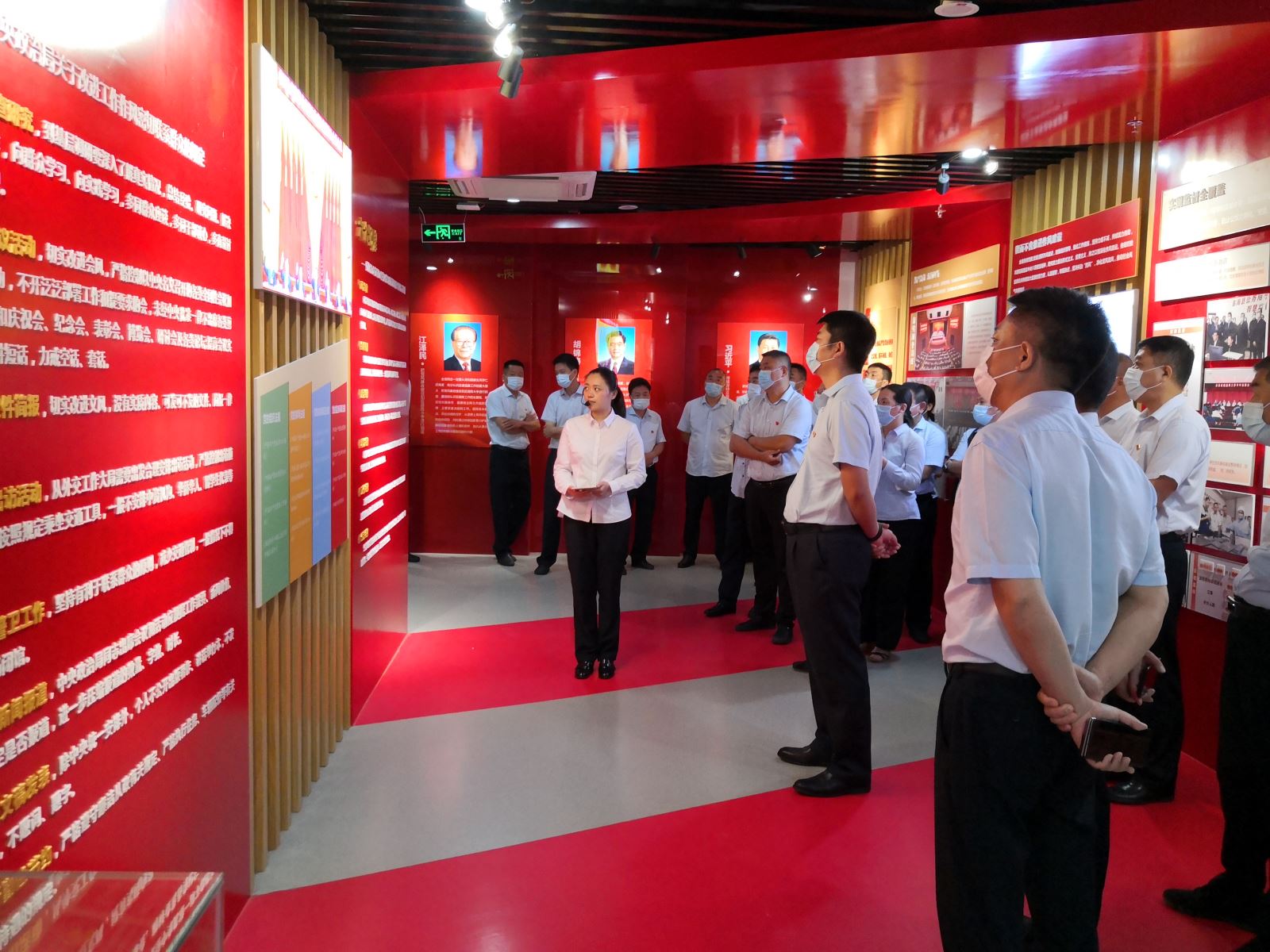 公交集團組織參觀(guān)東?？h“廉潤晶都”廉潔警示教育基地