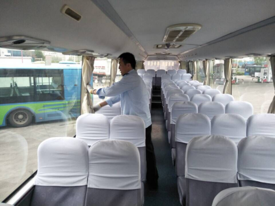 公交佳連公司提升服務(wù)水平 創(chuàng  )建文明行業(yè)