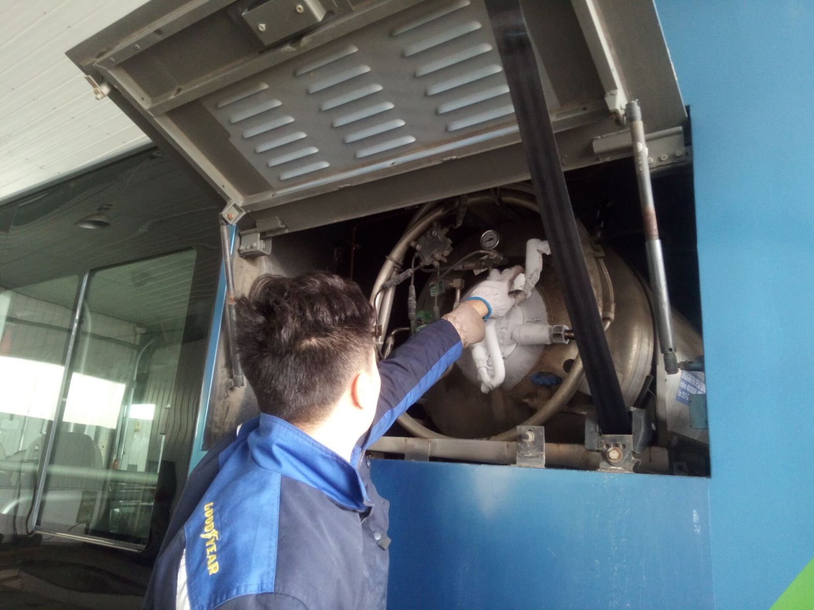 公交集團啟動(dòng)冬季惡劣天氣應急預案