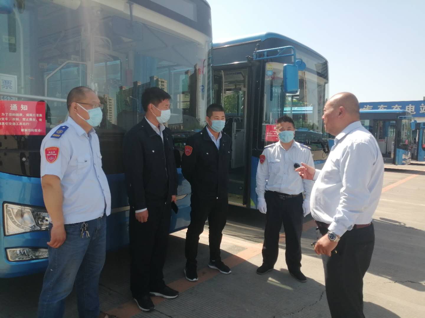 公交集團公交事業(yè)一部上進(jìn)會(huì )期間組織“駕駛員服務(wù)規范”綜合大檢查