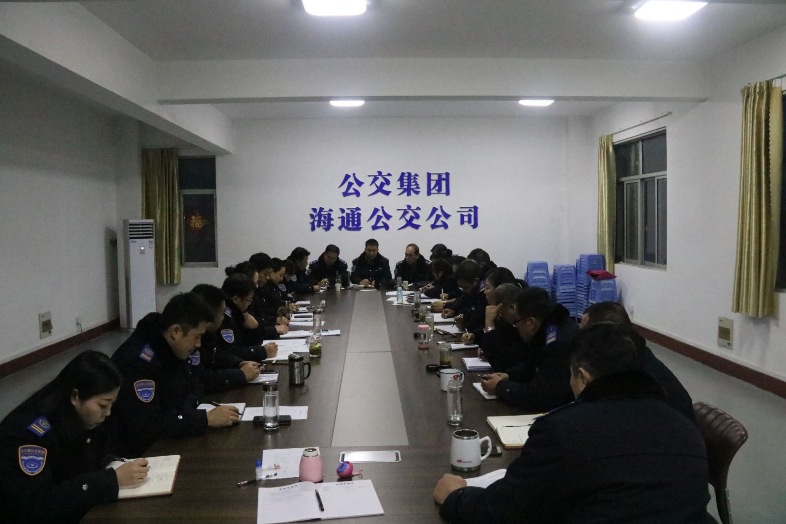 公交集團公交事業(yè)一部全面推行“六轉”服務(wù)工作法  助推扁平化改革促成效