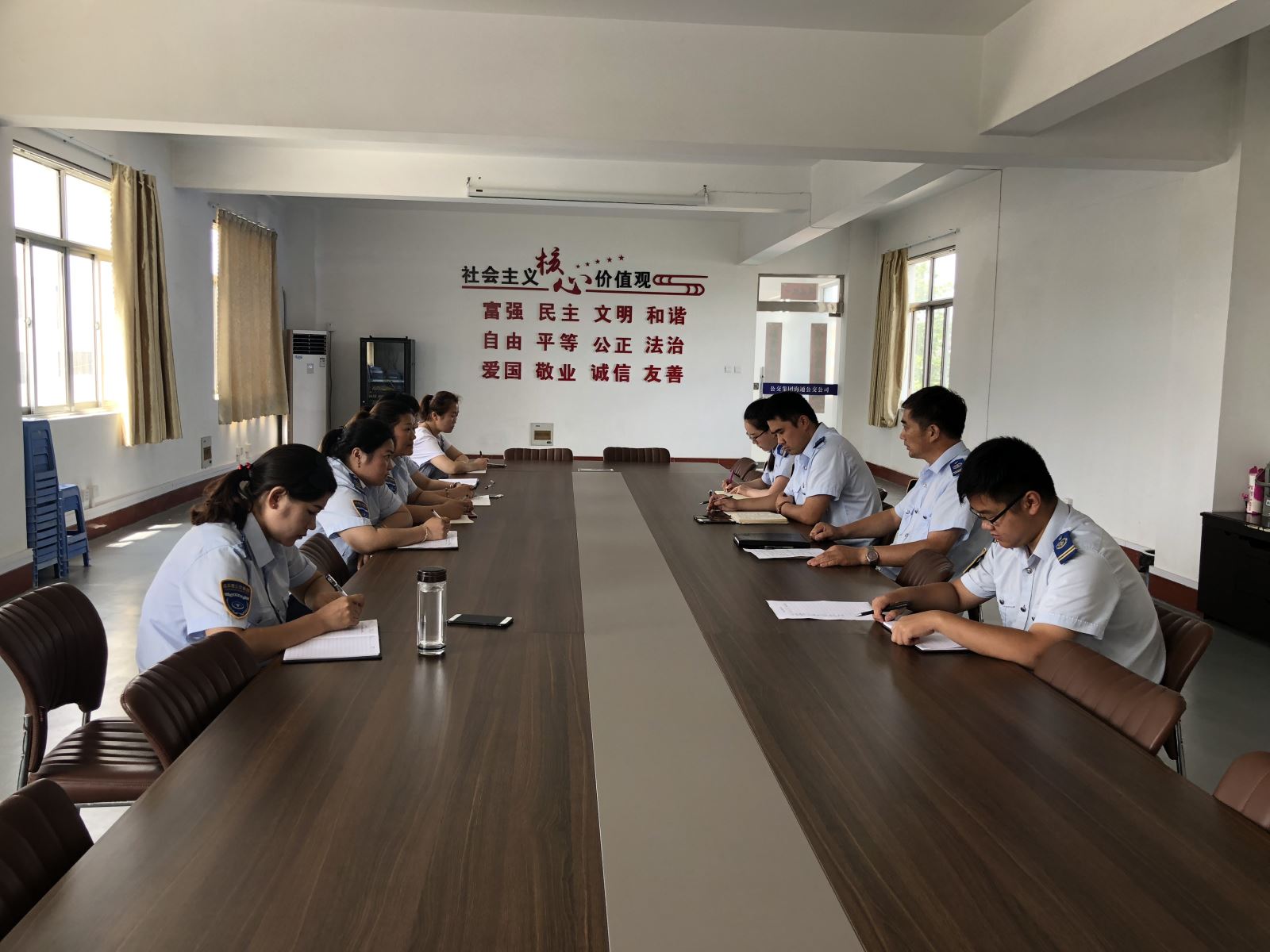 公交集團海通公司公司召開(kāi)運營(yíng)工作例會(huì )