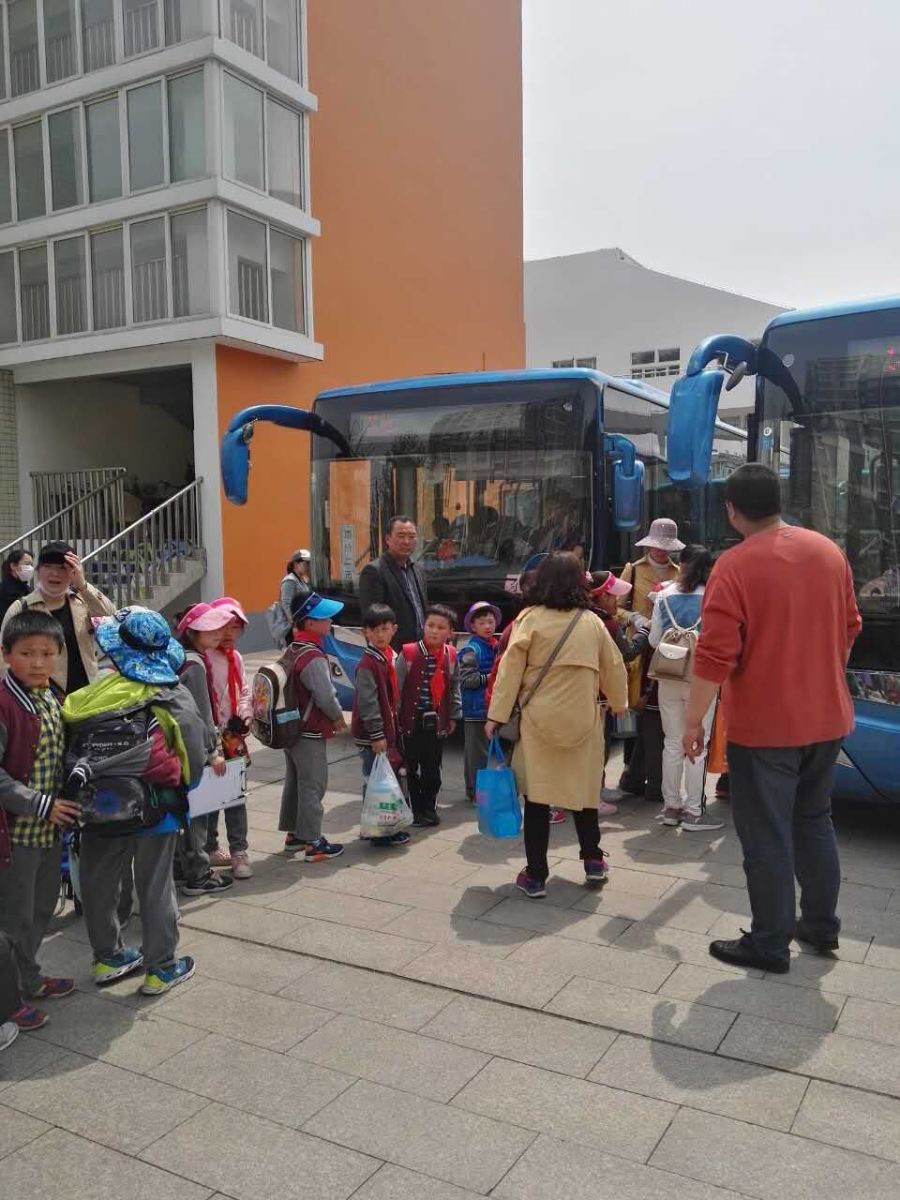 公交海州公司圓滿(mǎn)完成蒼梧小學(xué)定制班線(xiàn)任務(wù)