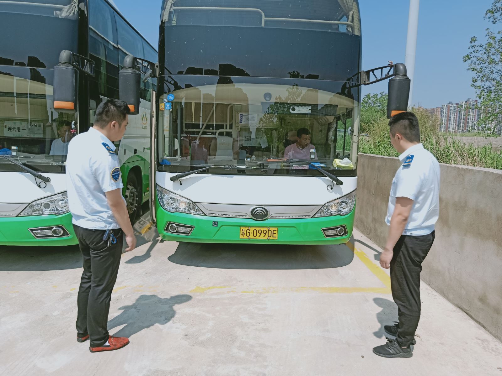 公交集團經(jīng)營(yíng)發(fā)展事業(yè)部開(kāi)展夏季車(chē)輛安全大檢查工作