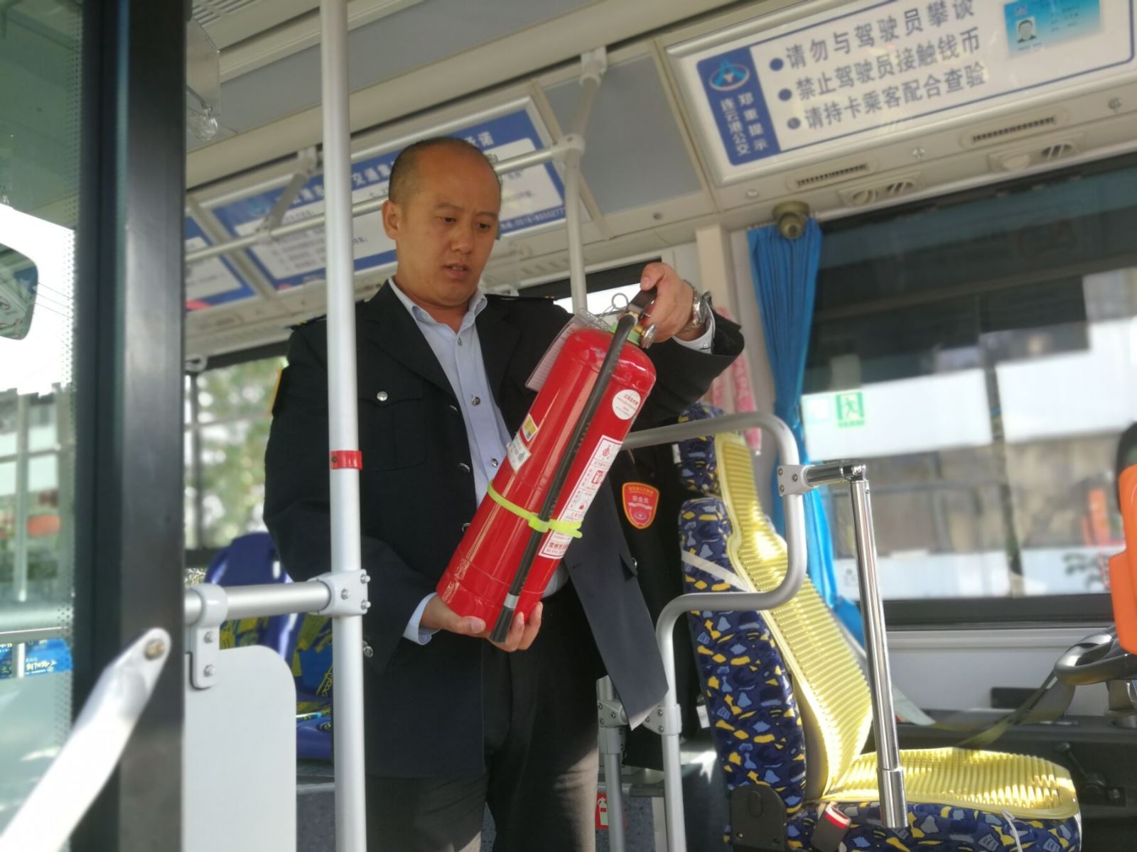 公交集團海通公交公司加大車(chē)輛衛生檢查力度 助力創(chuàng  )文工作