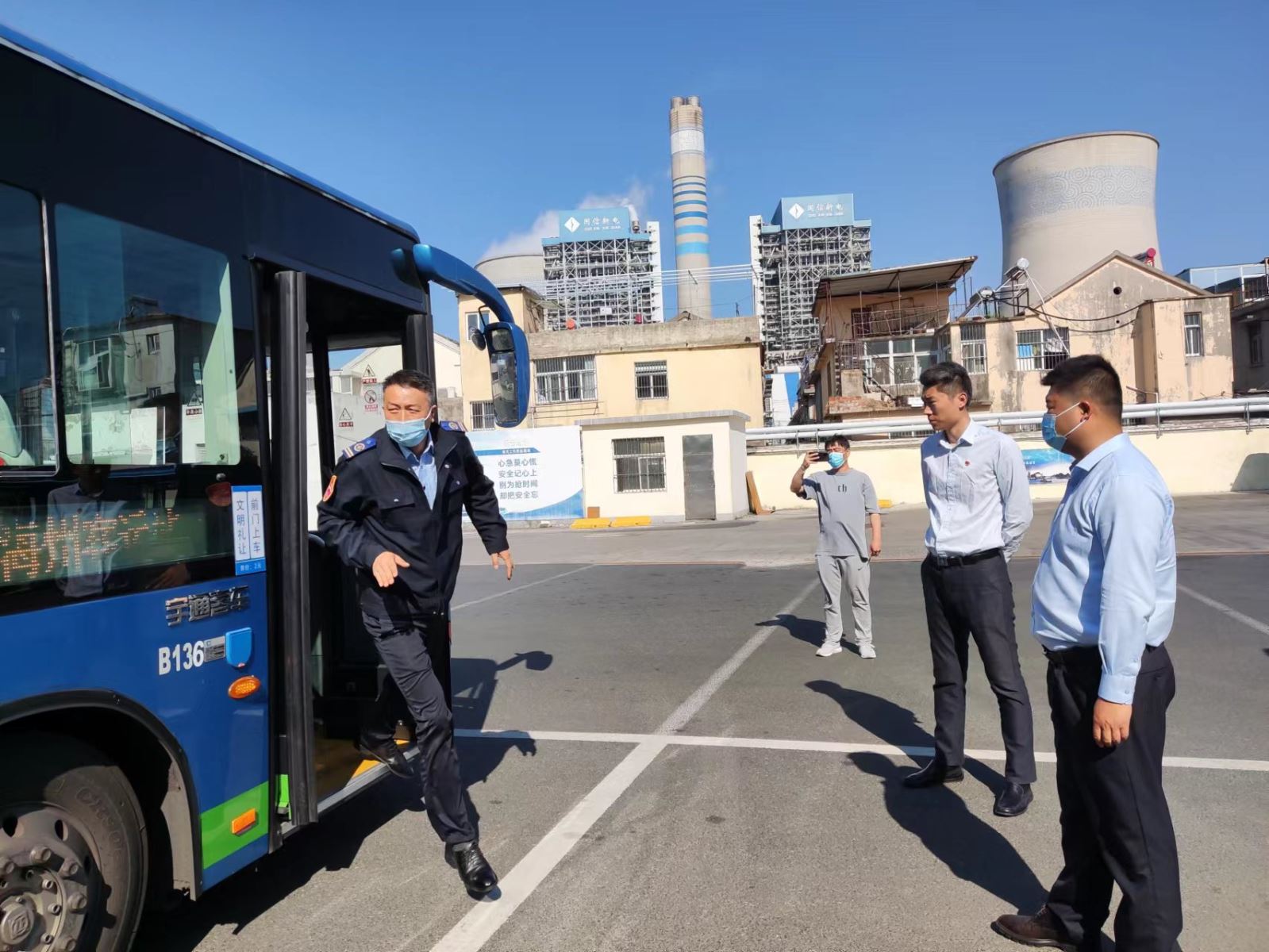 公交集團快速公交事業(yè)部 開(kāi)展駕駛員應急救援處置專(zhuān)項檢查