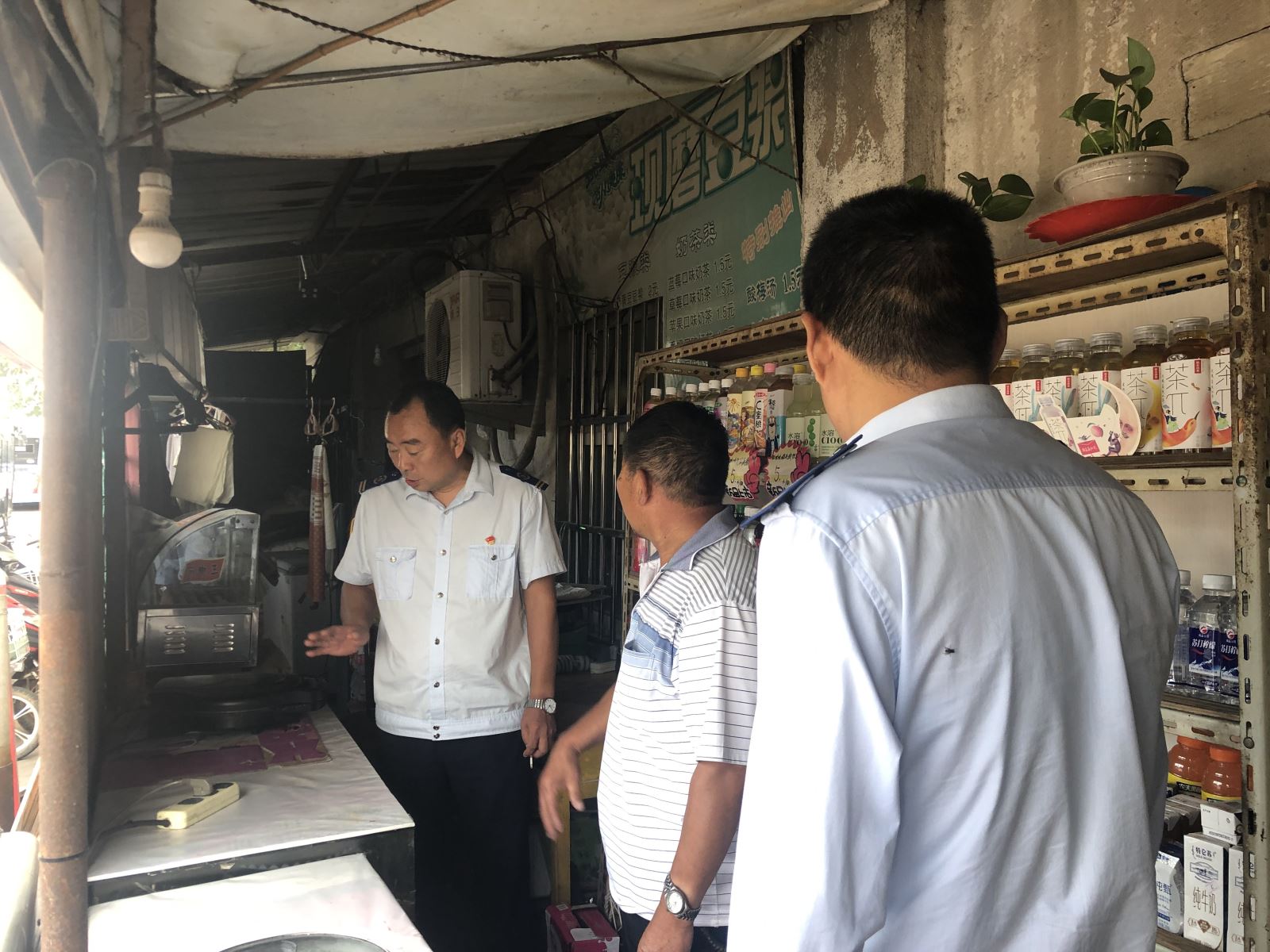 公交集團經(jīng)營(yíng)發(fā)展事業(yè)部開(kāi)展出租房消防安全檢查