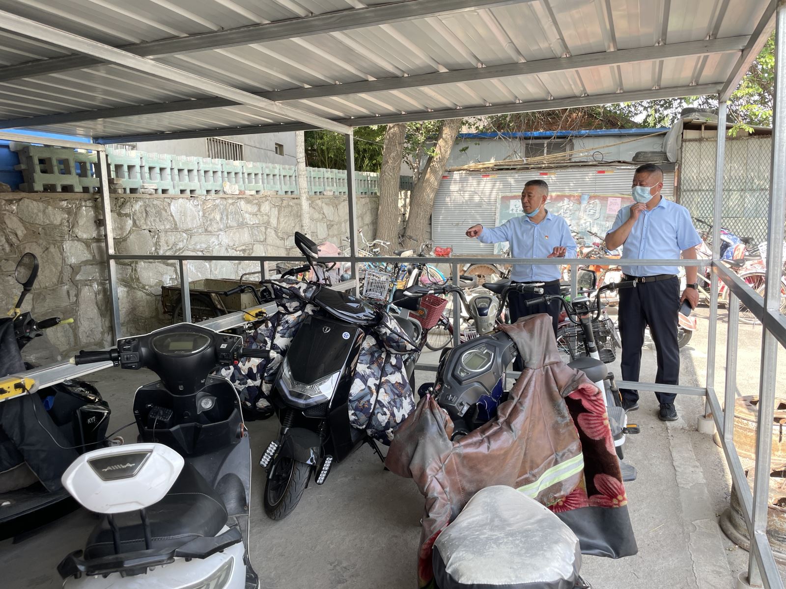 公交集團公交事業(yè)一部嚴格排查場(chǎng)站安全隱患 筑牢安全防線(xiàn)