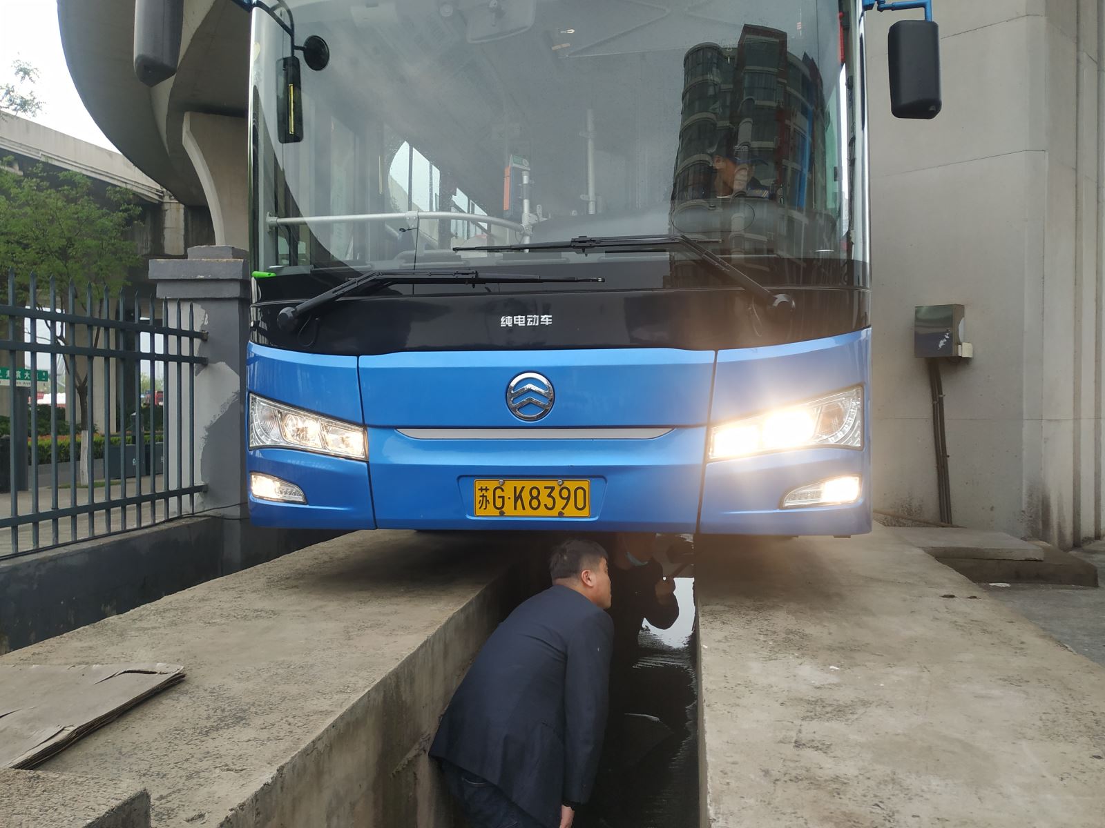 公交集團公交事業(yè)二部開(kāi)展“五一”節前機務(wù)專(zhuān)項大檢查