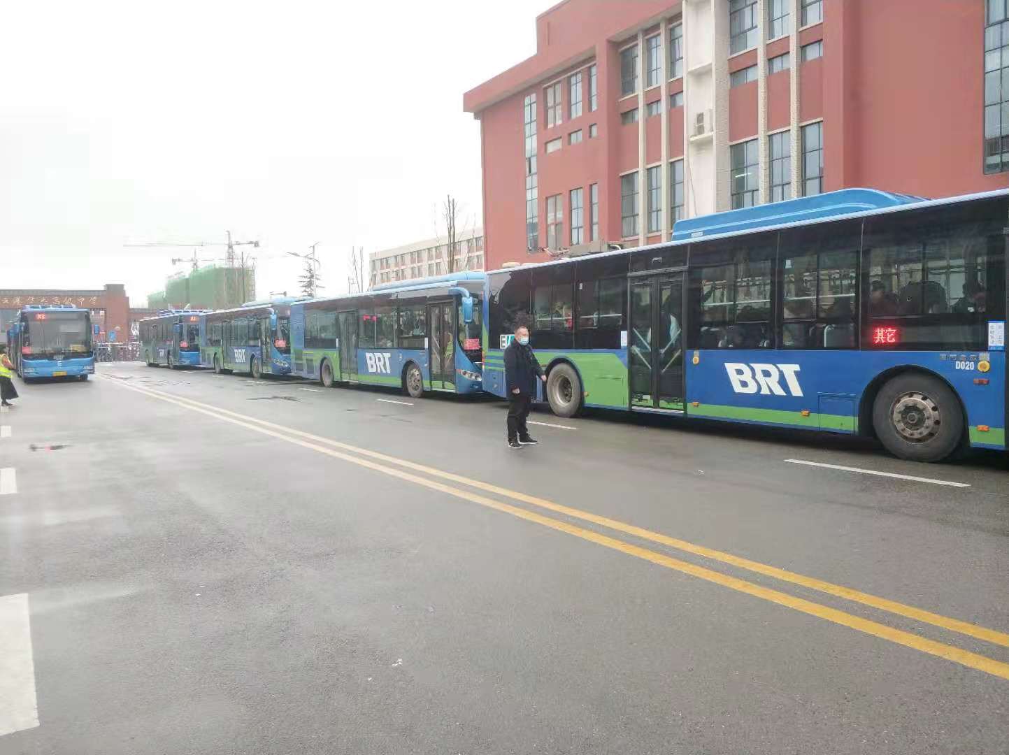 快速公交事業(yè)部圓滿(mǎn)完成連云港華杰實(shí)驗學(xué)校定制公交運輸任務(wù)