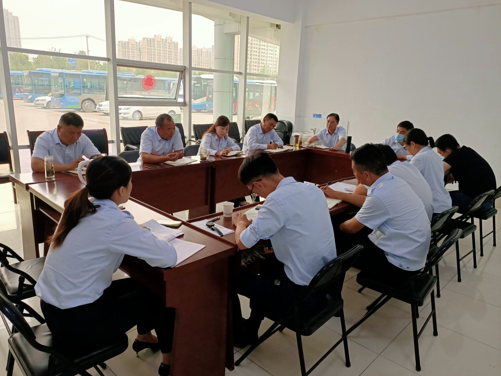 經(jīng)營(yíng)發(fā)展事業(yè)部召開(kāi)中秋國慶期間作風(fēng)建設專(zhuān)題會(huì )議