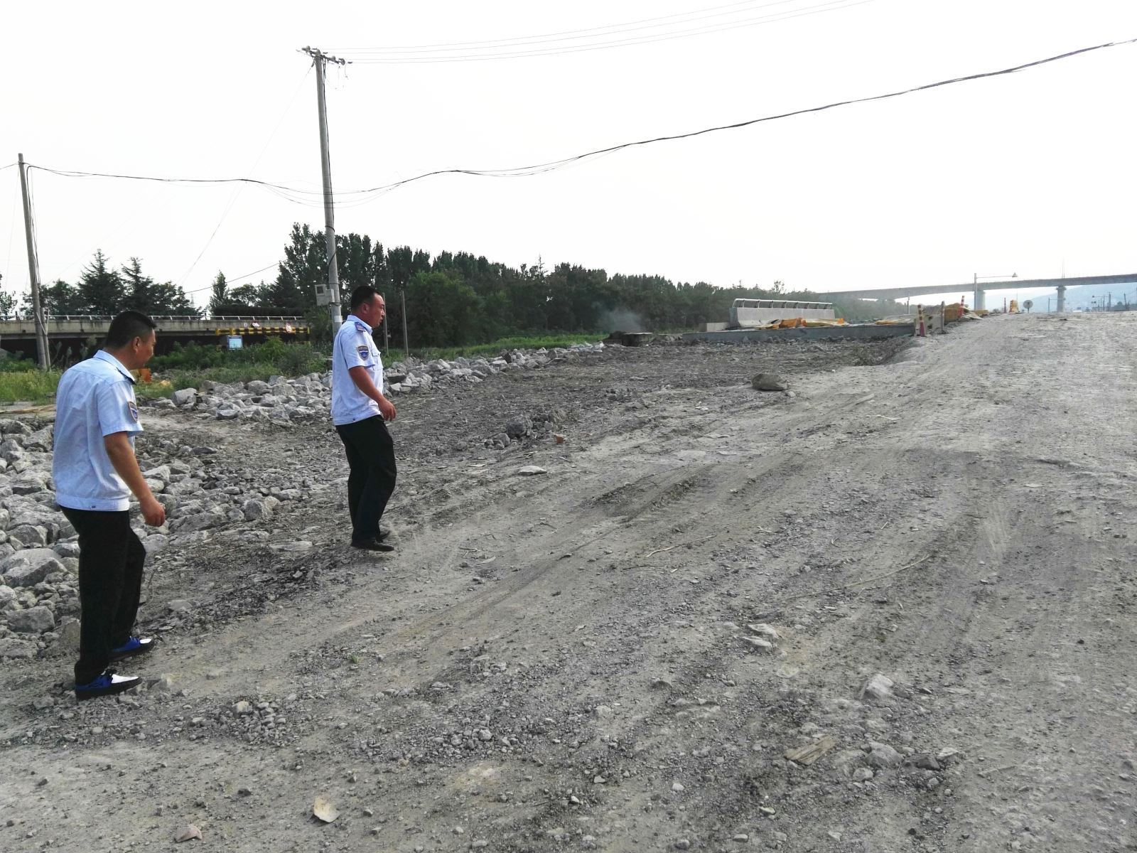 公交集團東部公司開(kāi)展游5路道路專(zhuān)項檢查 確保車(chē)輛行車(chē)安全