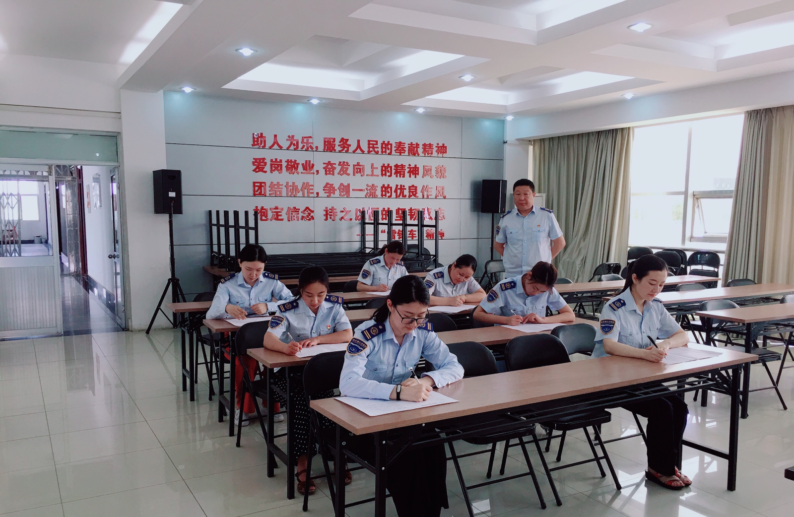 公交集團開(kāi)展服務(wù)熱線(xiàn)第二季度業(yè)務(wù)測試