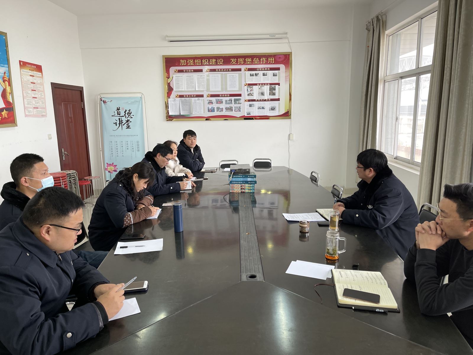 公交集團公交事業(yè)二部召開(kāi)生產(chǎn)運營(yíng)專(zhuān)題會(huì )