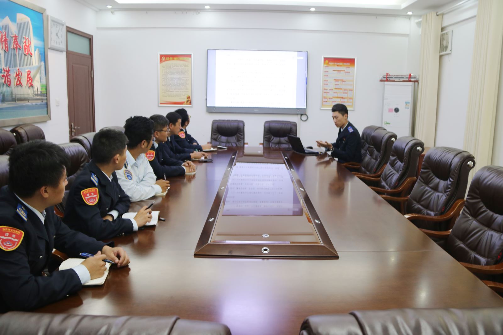 公交集團生產(chǎn)運營(yíng)部開(kāi)展“標準化建設”培訓