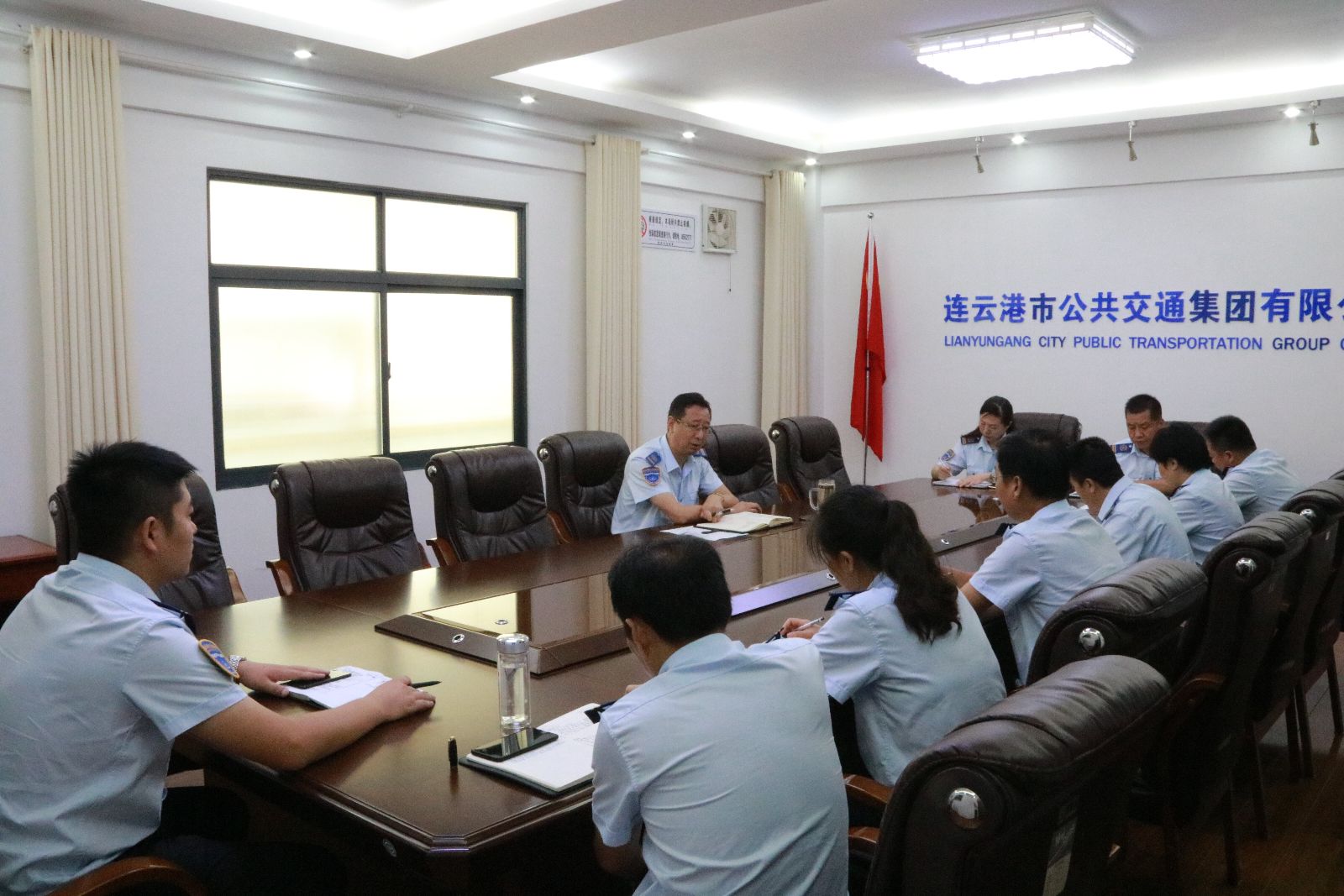 公交集團召開(kāi)機關(guān)部室工作作風(fēng)專(zhuān)題會(huì )議