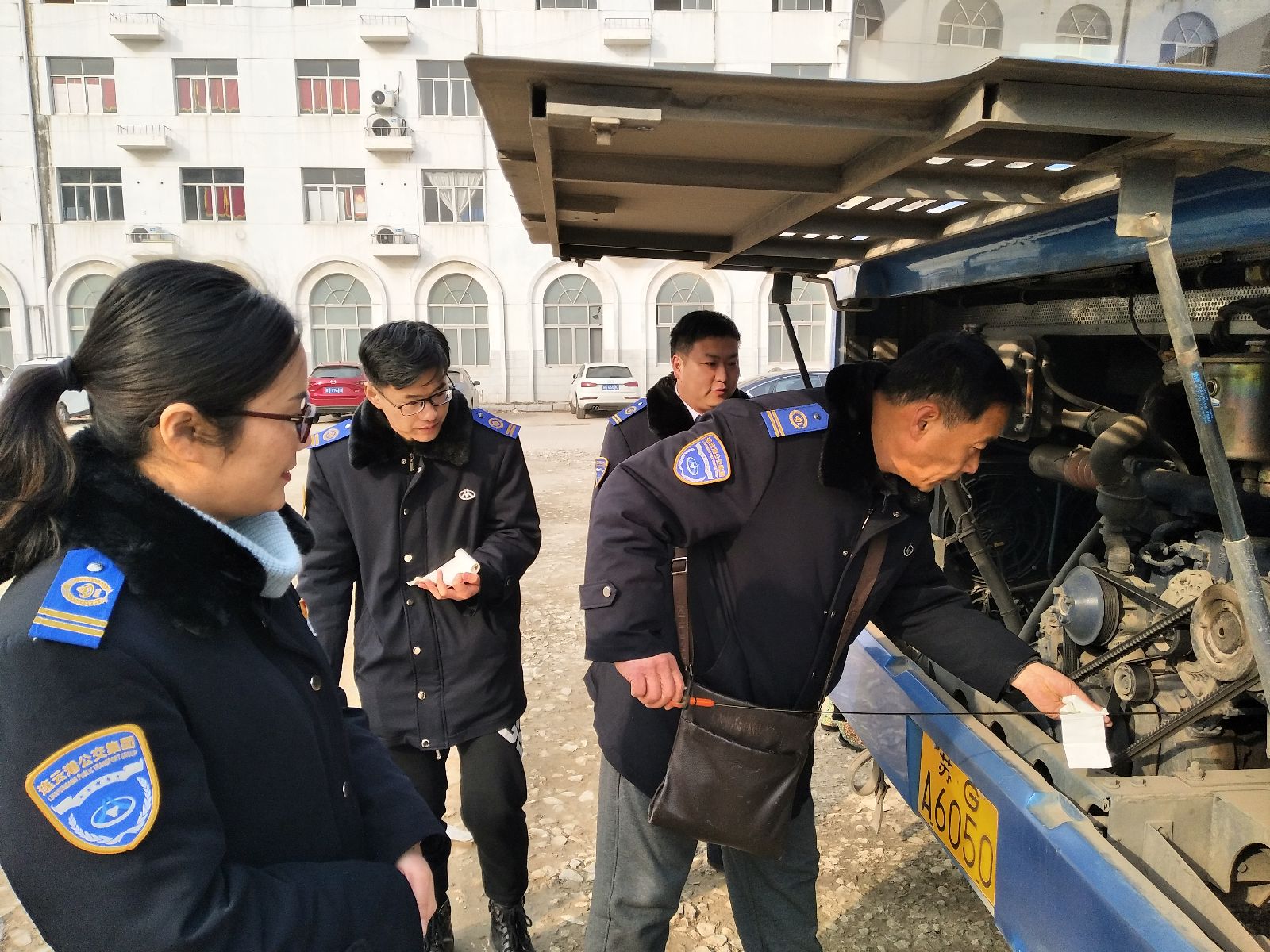 公交集團展開(kāi)春運期間機務(wù)檢查工作