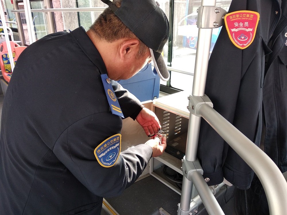 公交集團完成海通公交運營(yíng)車(chē)輛報站系統程序升級改造工作