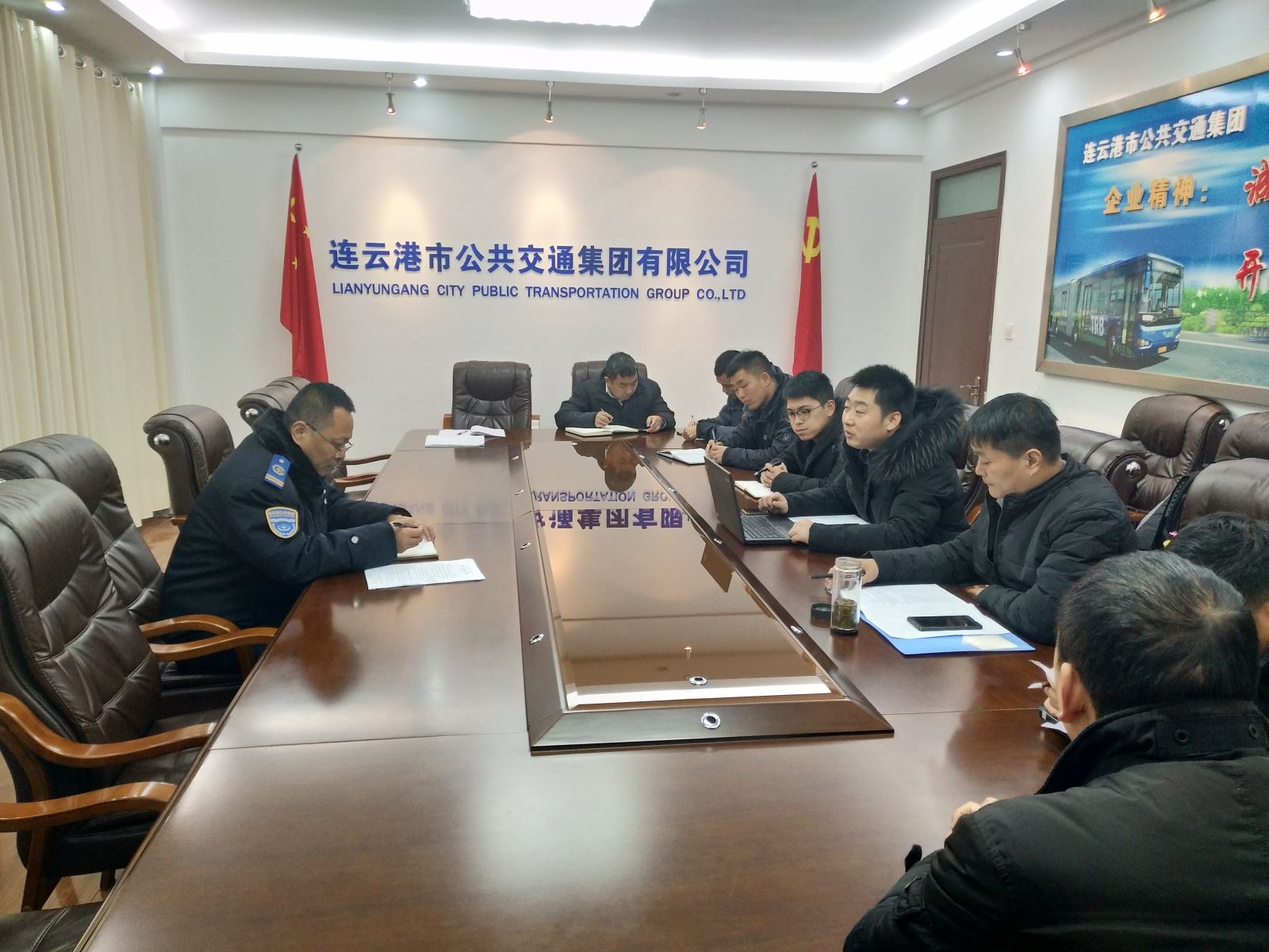 公交集團機務(wù)技術(shù)事業(yè)部召開(kāi)微宏電池廠(chǎng)家約談會(huì )