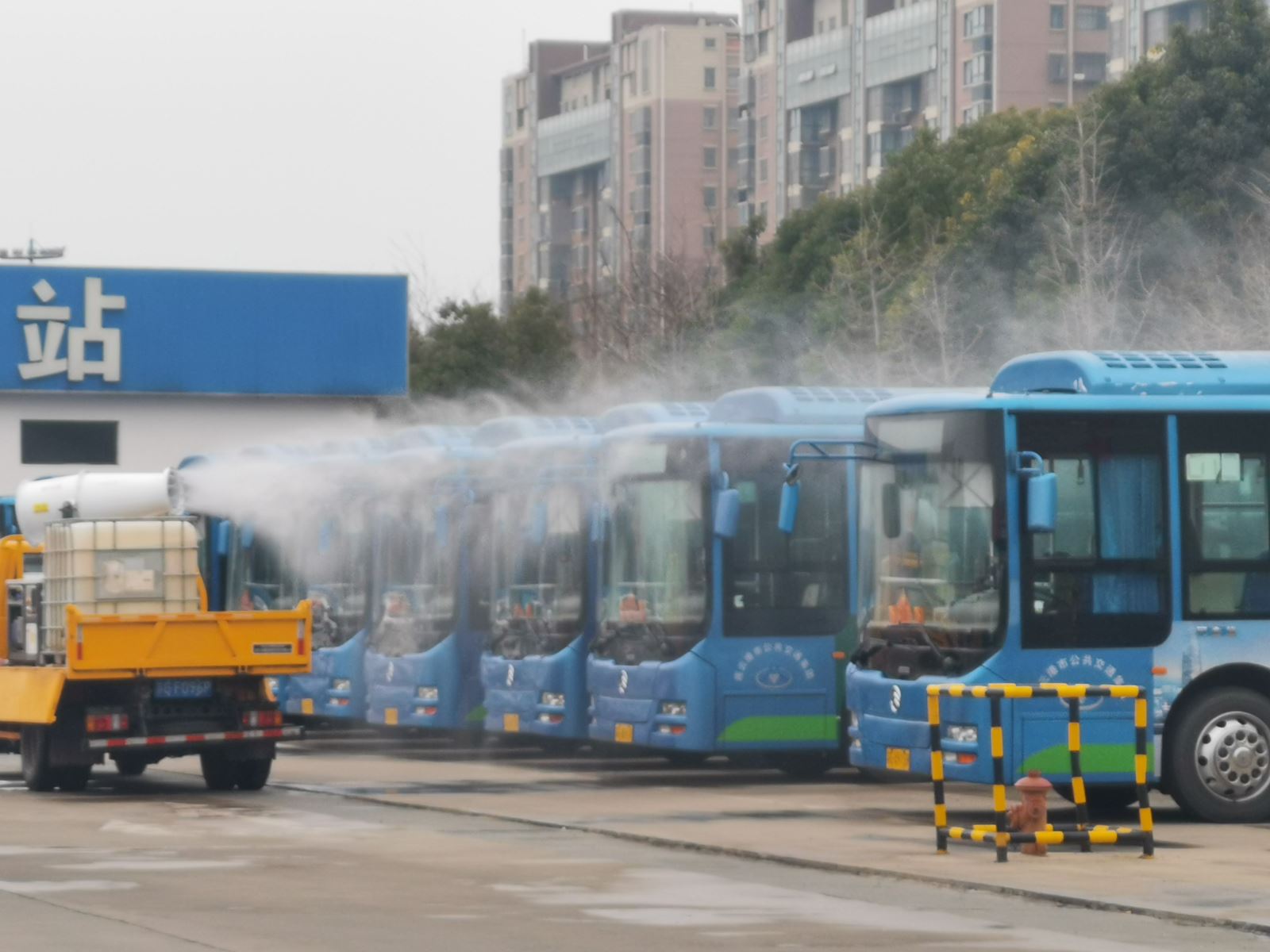 快速公交事業(yè)部科學(xué)制定疫情防護和運營(yíng)計劃