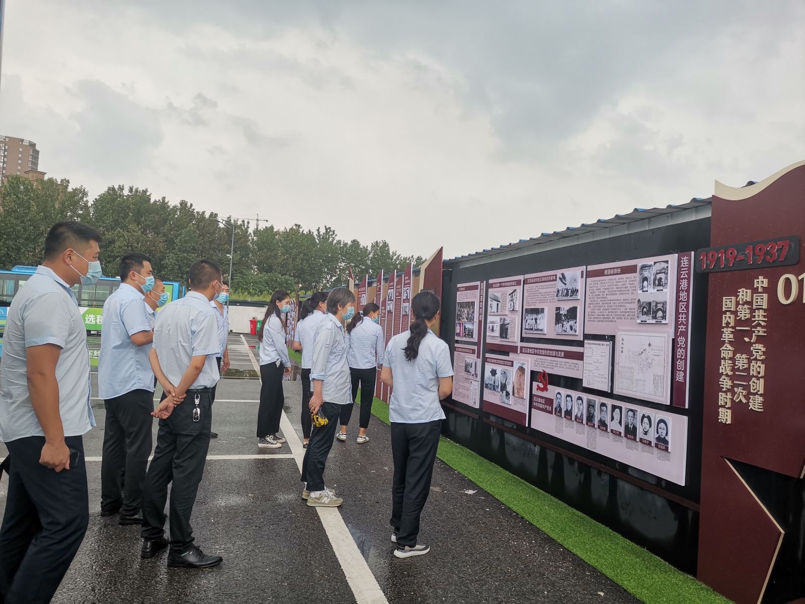 公交集團公交事業(yè)二部到公交事業(yè)一部“紅色公交場(chǎng)站”參觀(guān)學(xué)習