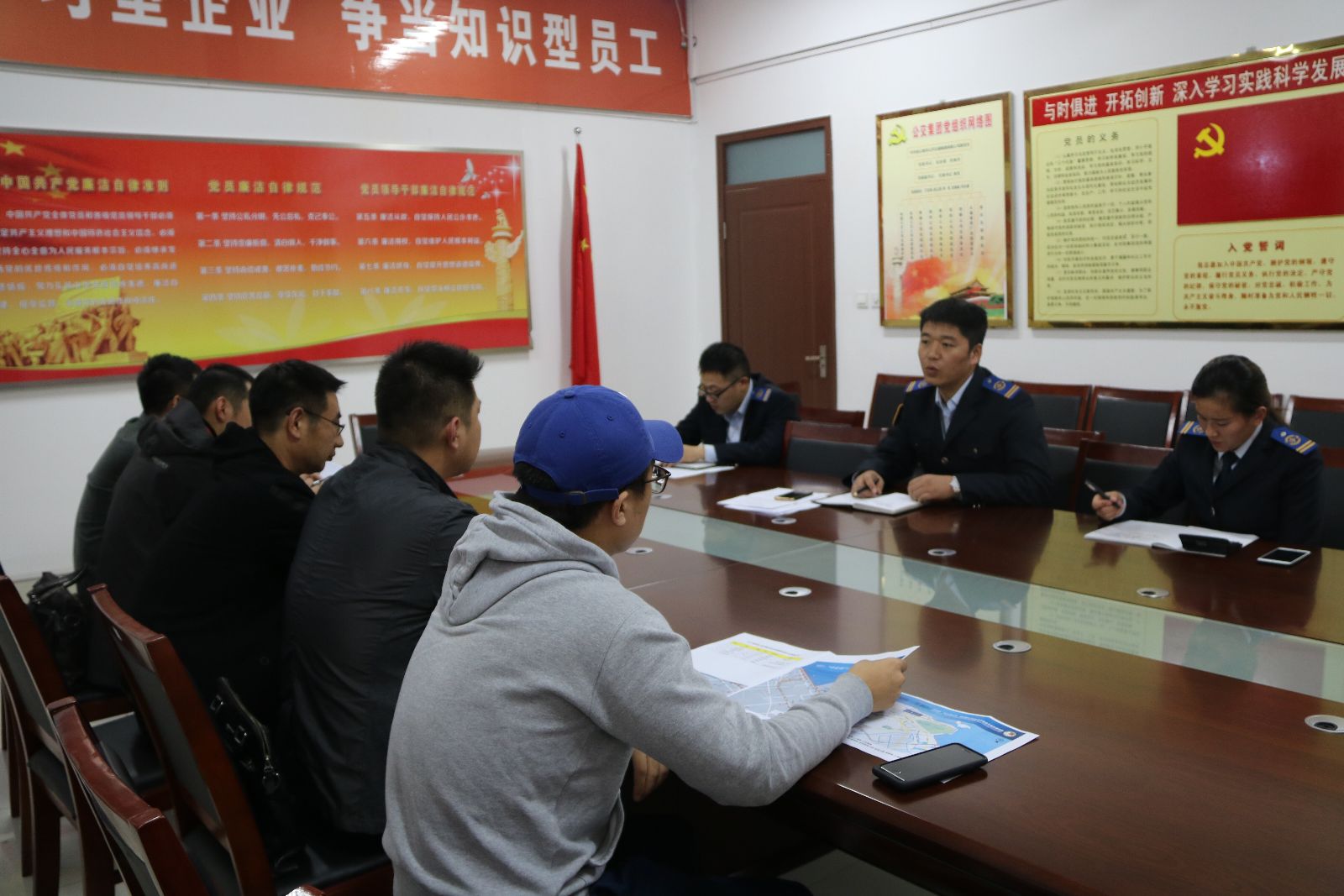 徐圩國際馬拉松賽組委會(huì )到公交集團洽談交通運營(yíng)保障相關(guān)事宜